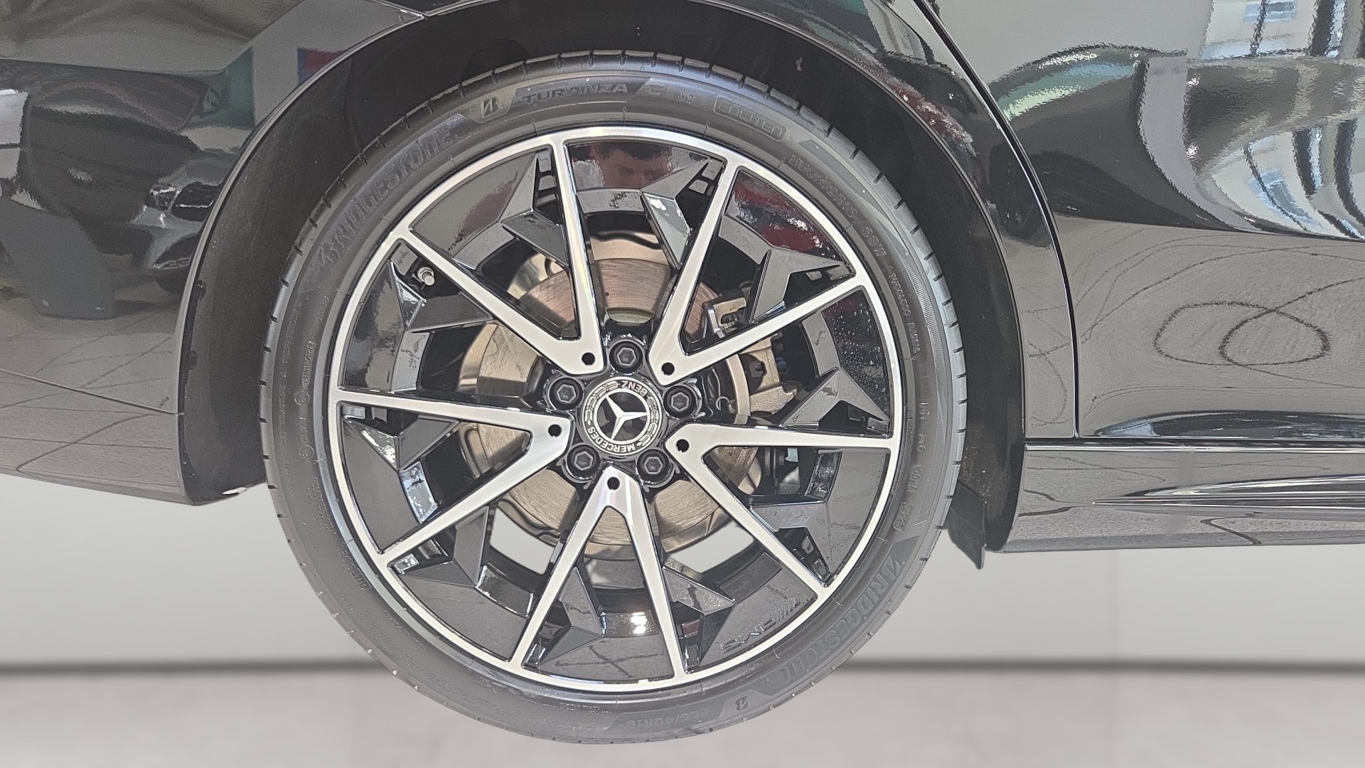 Mercedes-Benz CLA 200 8F-eDCT AMG Line — photo 15