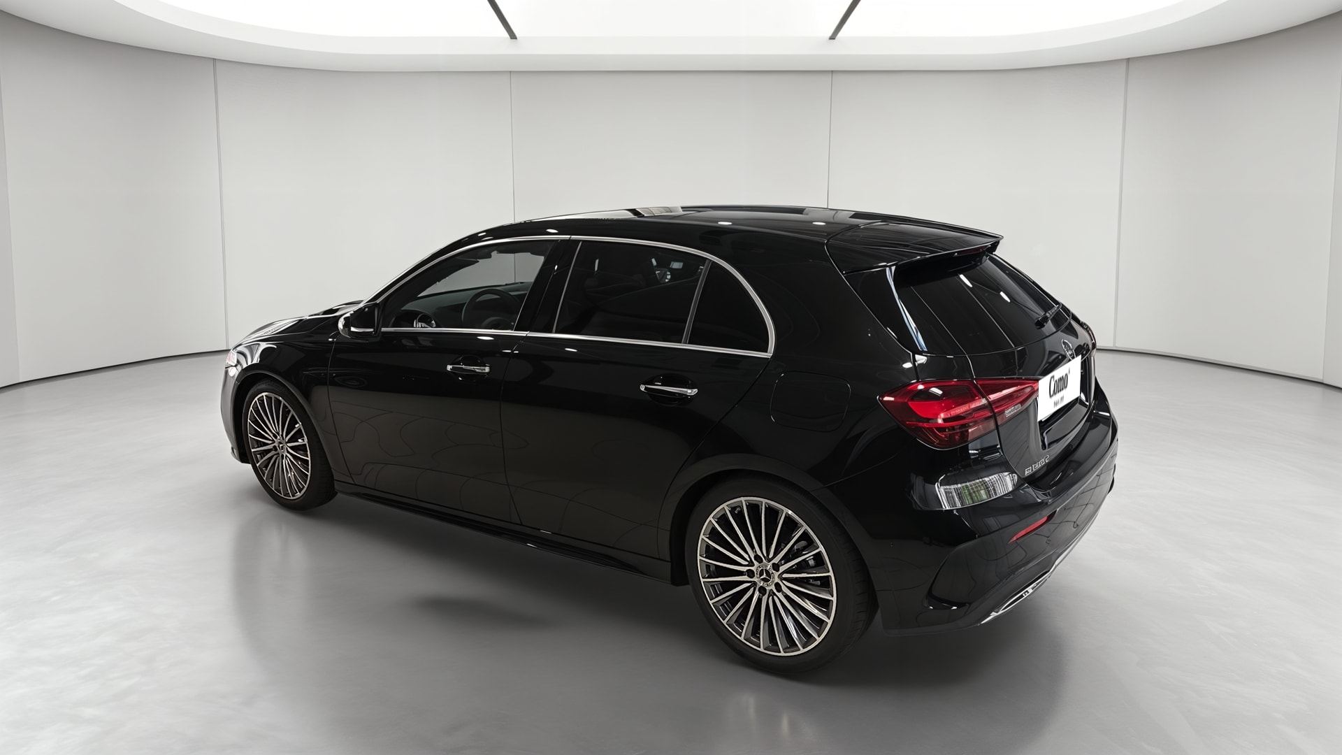 Mercedes-Benz Classe A 180 d AMG Line — 3/4 arrière gauche