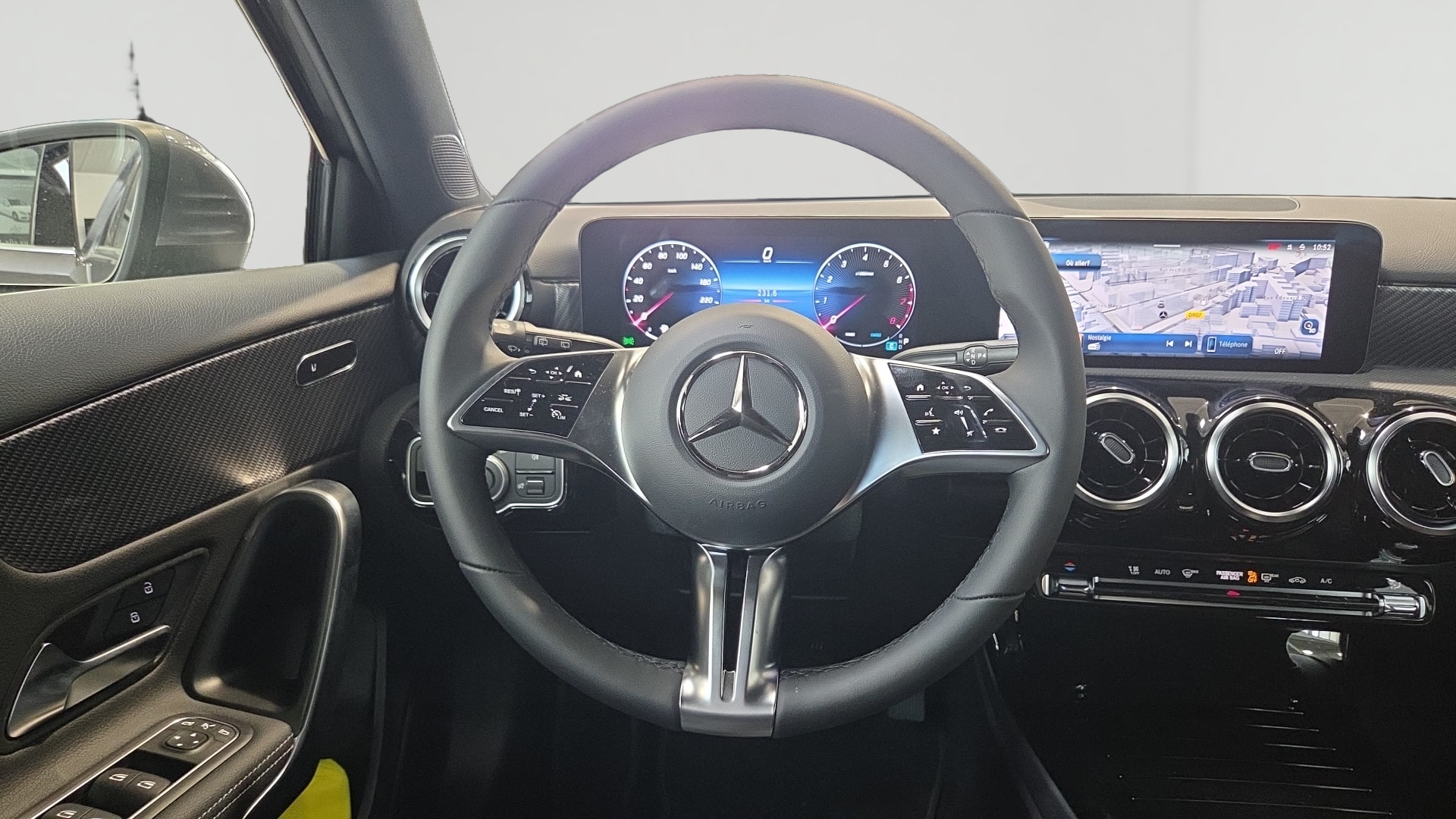 Mercedes-Benz Classe A 180 Business Line — Poste de pilotage