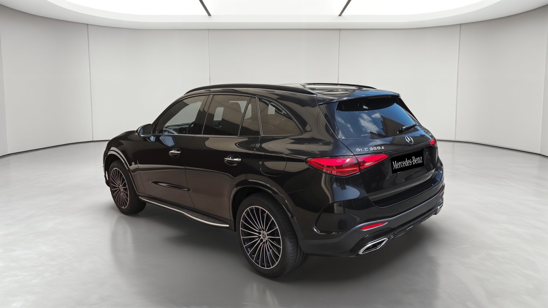 Mercedes-Benz GLC 300 e Hybrid EQ 4Matic AMG Line + — 3/4 arrière droit