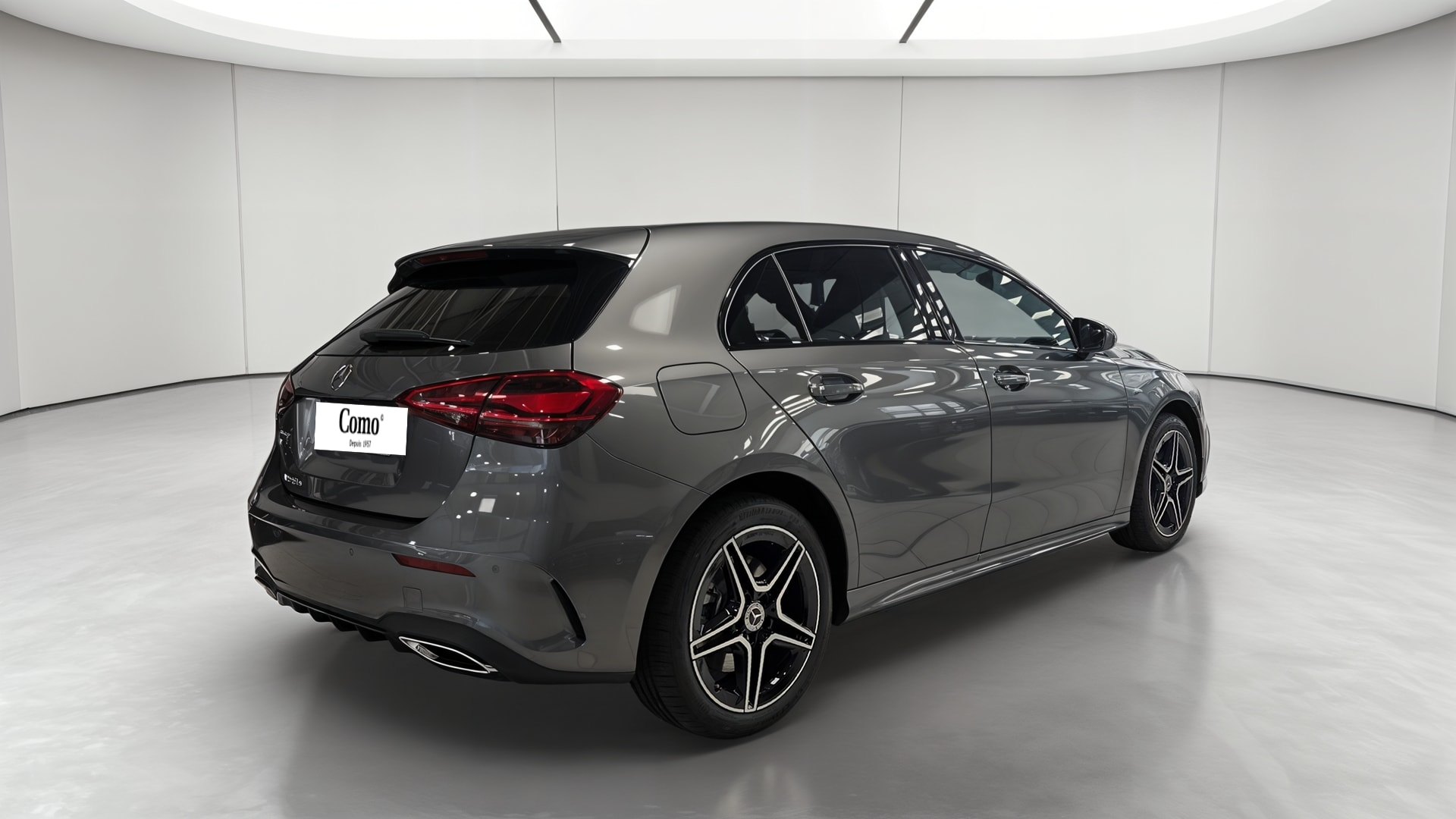 Mercedes-Benz Classe A 250 e Hybrid EQ AMG Line — 3/4 arrière droit
