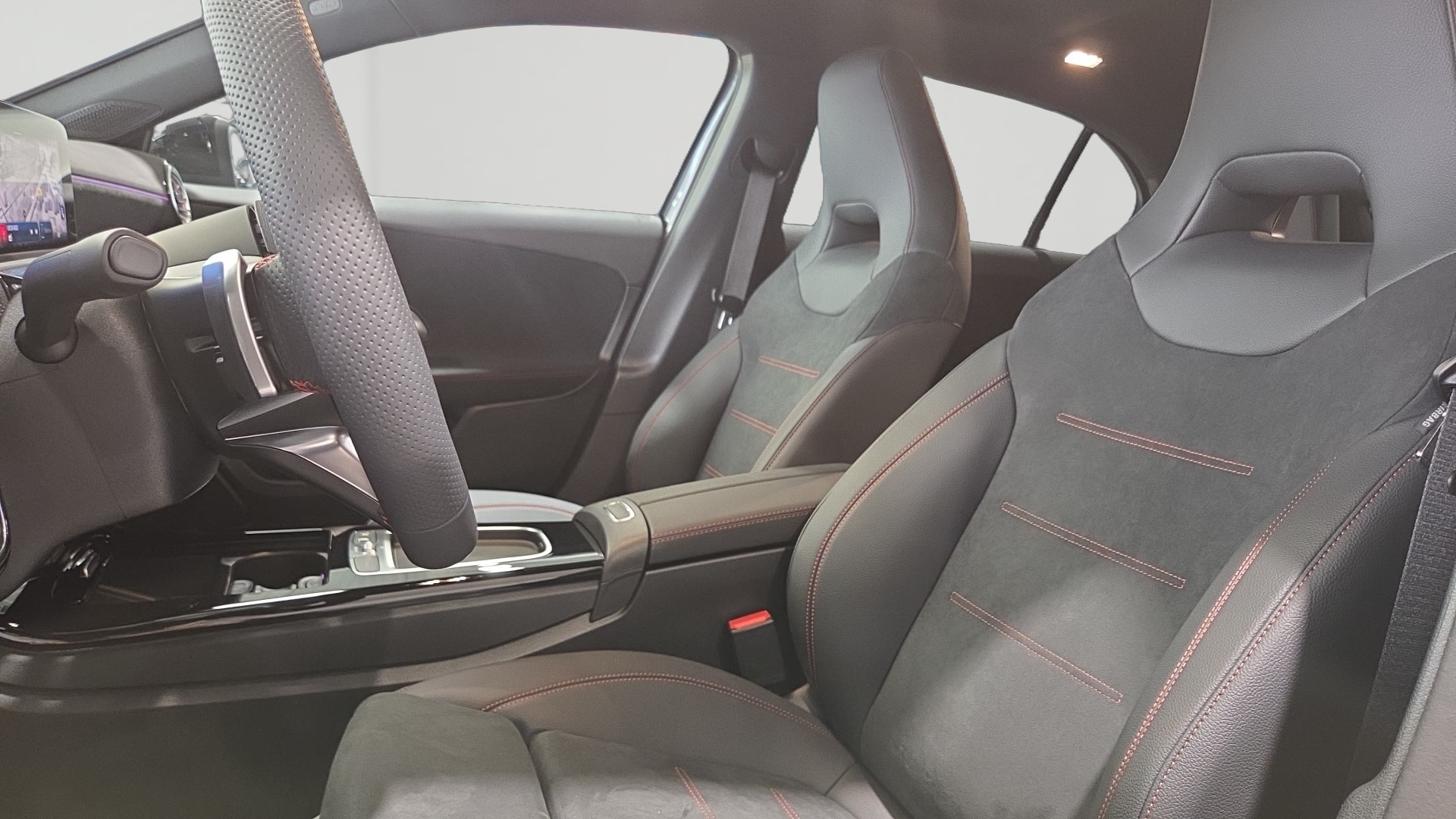 Mercedes-Benz Classe A 250 e Hybrid EQ AMG Line — Siège conducteur