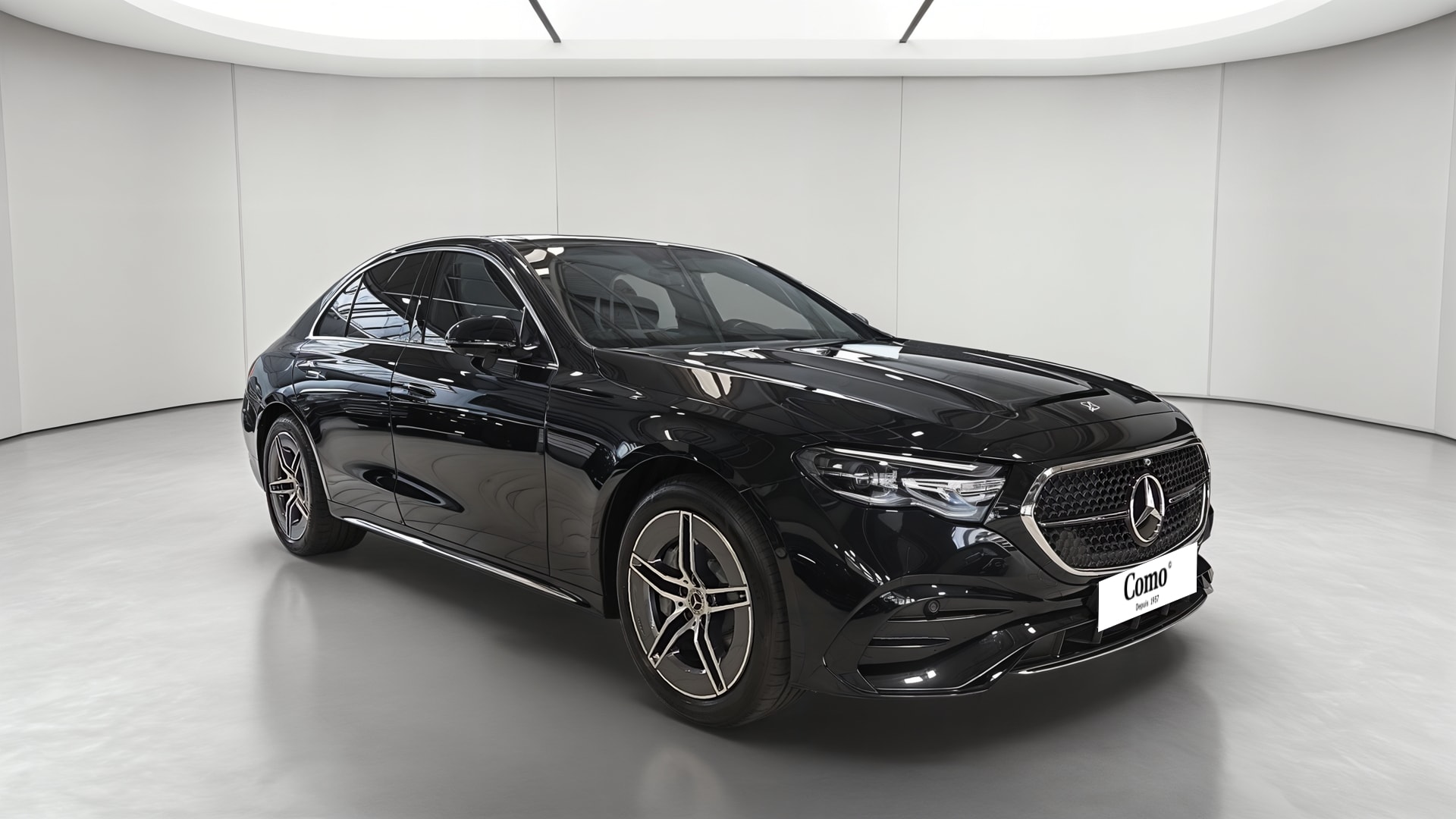 Mercedes-Benz Classe E 300 e Hybrid EQ 9G-Tronic AMG Line + — 3/4 avant droit