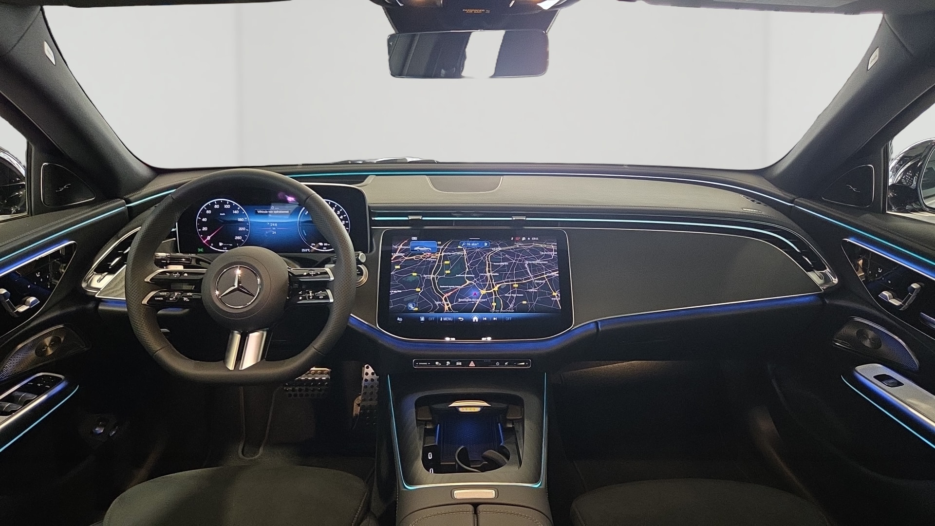 Mercedes-Benz Classe E 300 e Hybrid EQ 9G-Tronic AMG Line + — Planche de bord