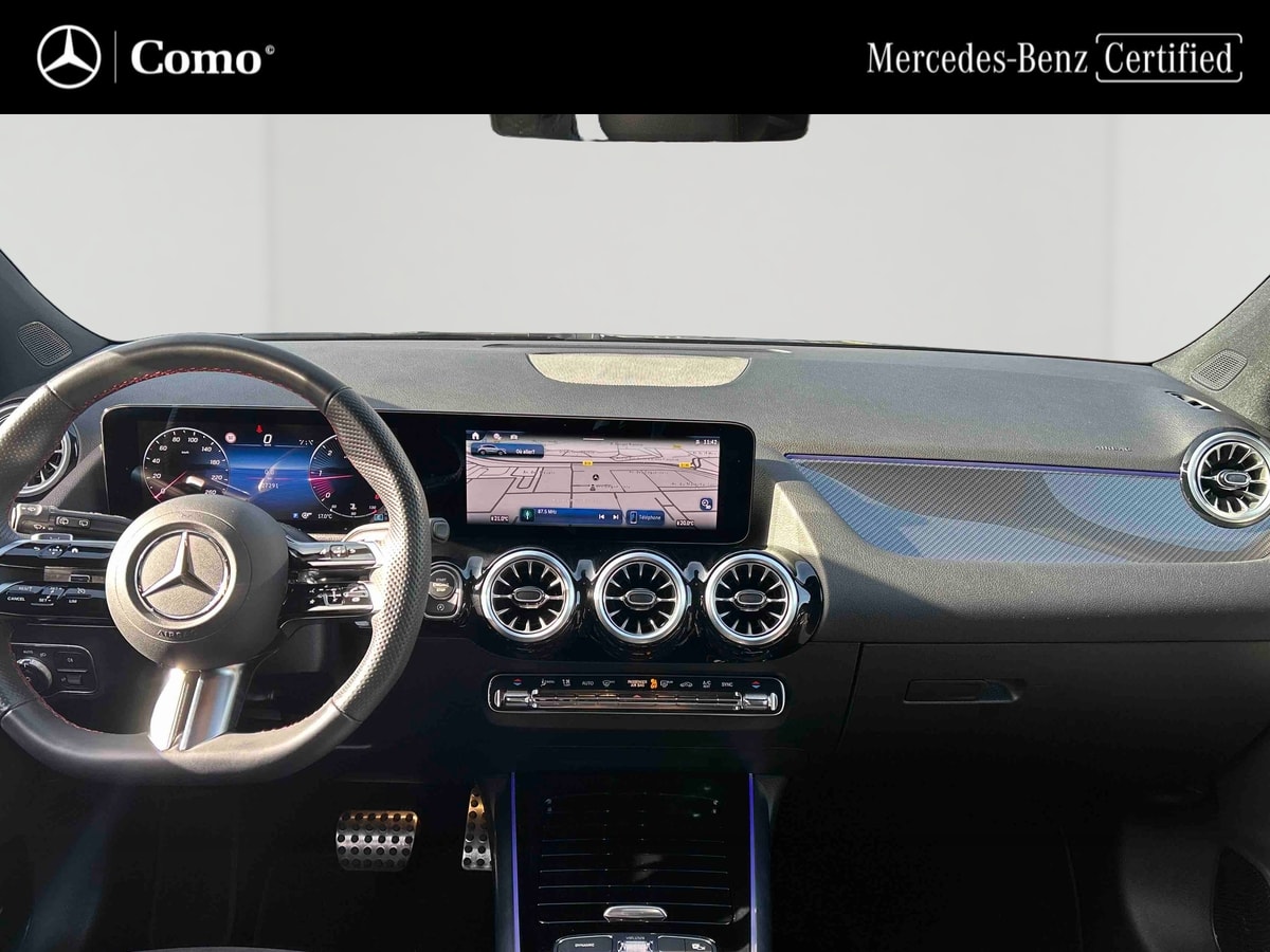 Mercedes-Benz GLA 200 d 8G-DCT AMG Line — Planche de bord