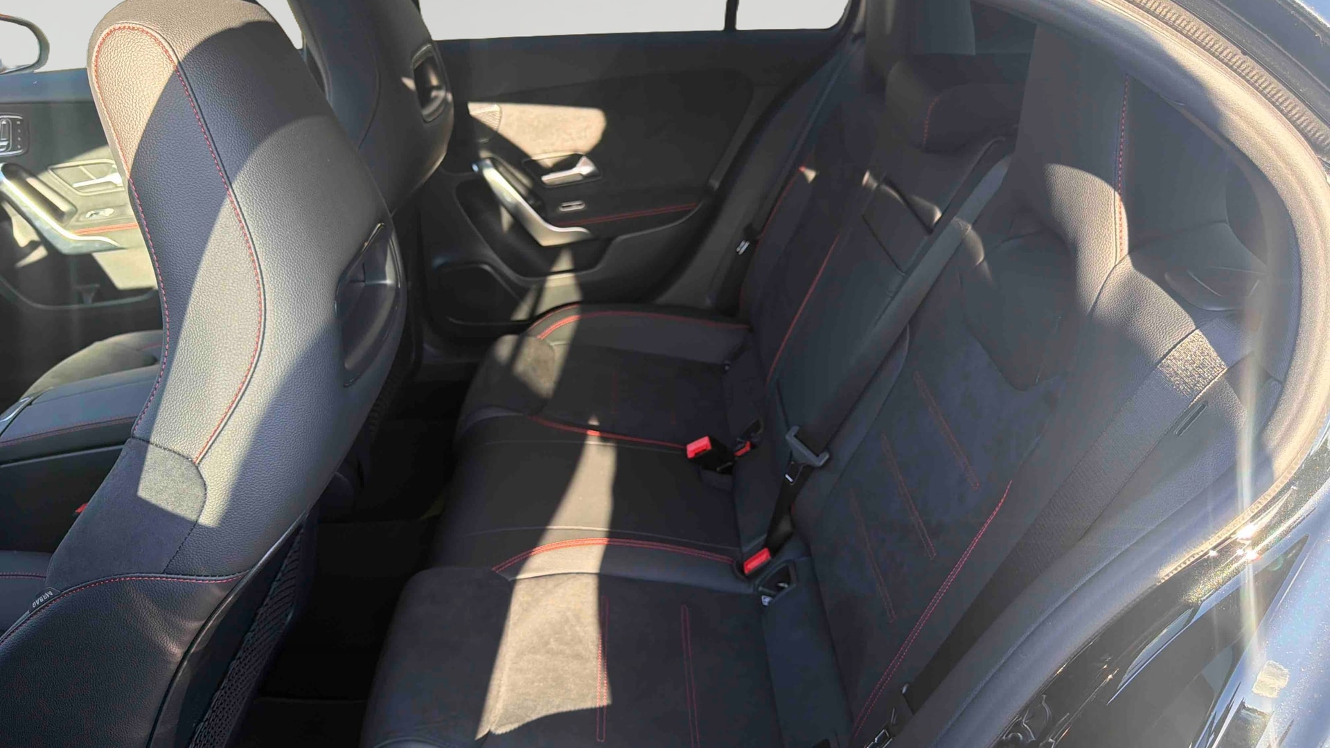 Mercedes-Benz Classe A 200 d AMG Line — Siège arrière gauche