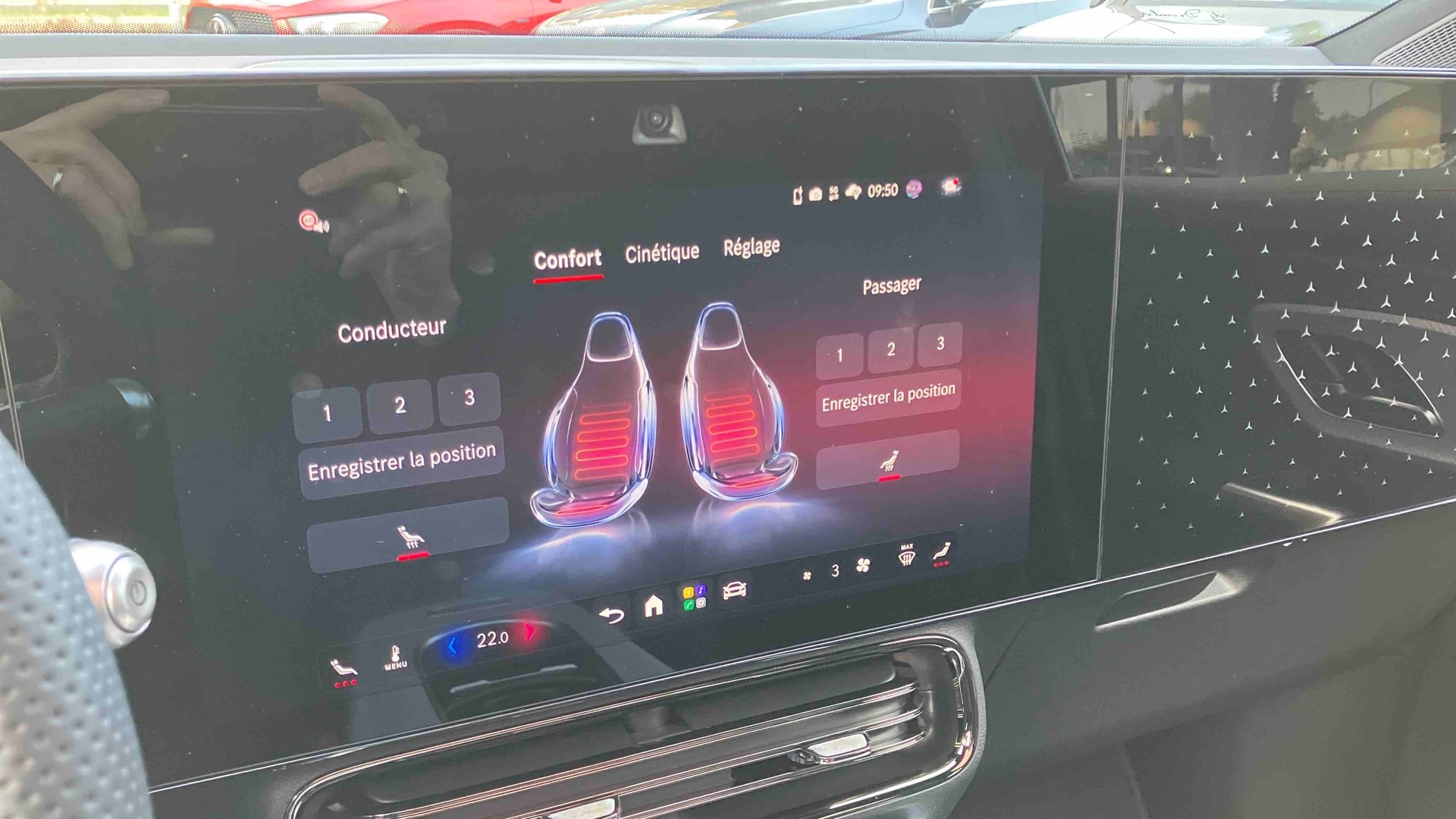 Mercedes-Benz GLB 200 AMG LINE — photo 24