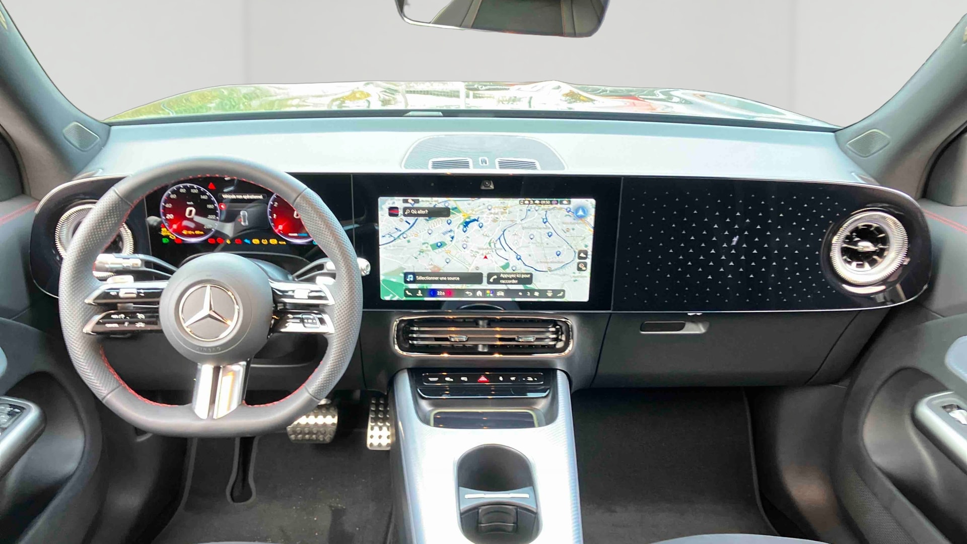Mercedes-Benz GLB 200 AMG LINE — Planche de bord