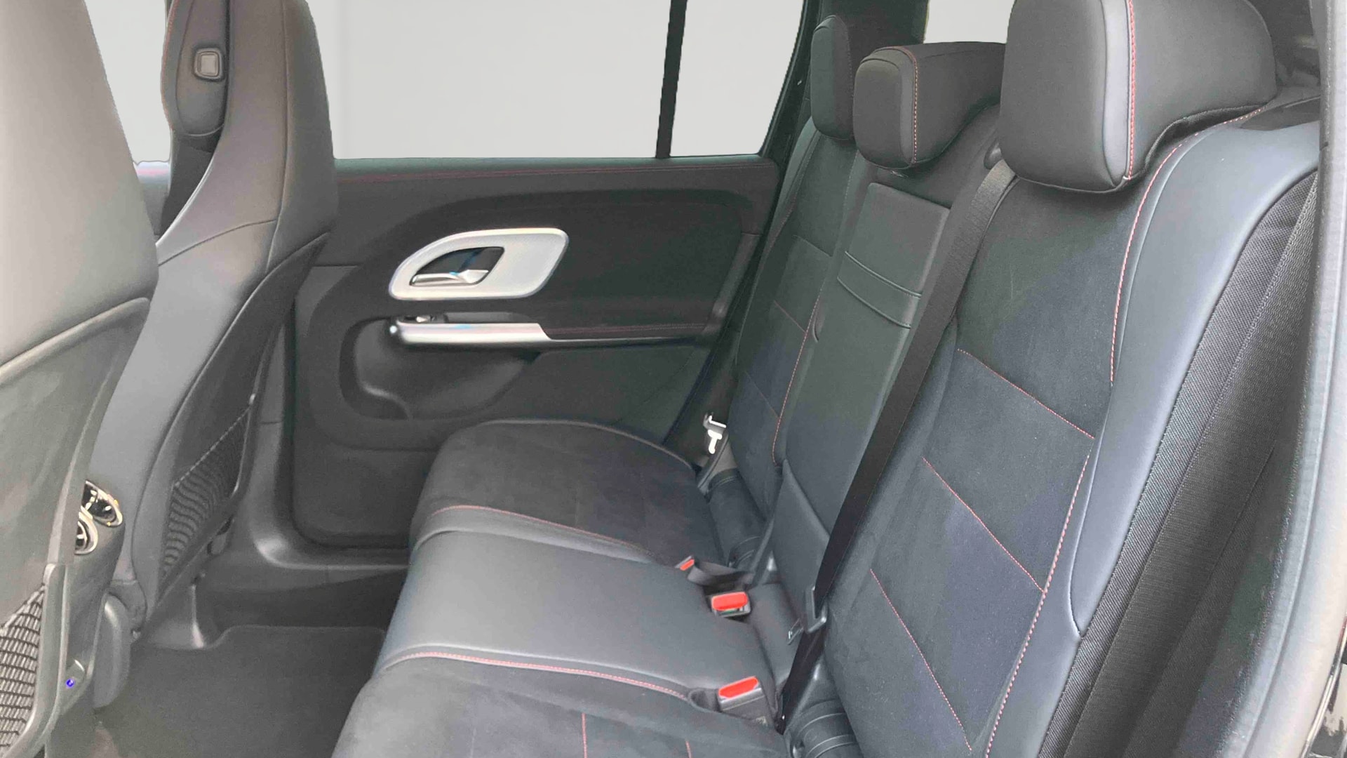 Mercedes-Benz GLB 200 AMG LINE — Siège arrière gauche