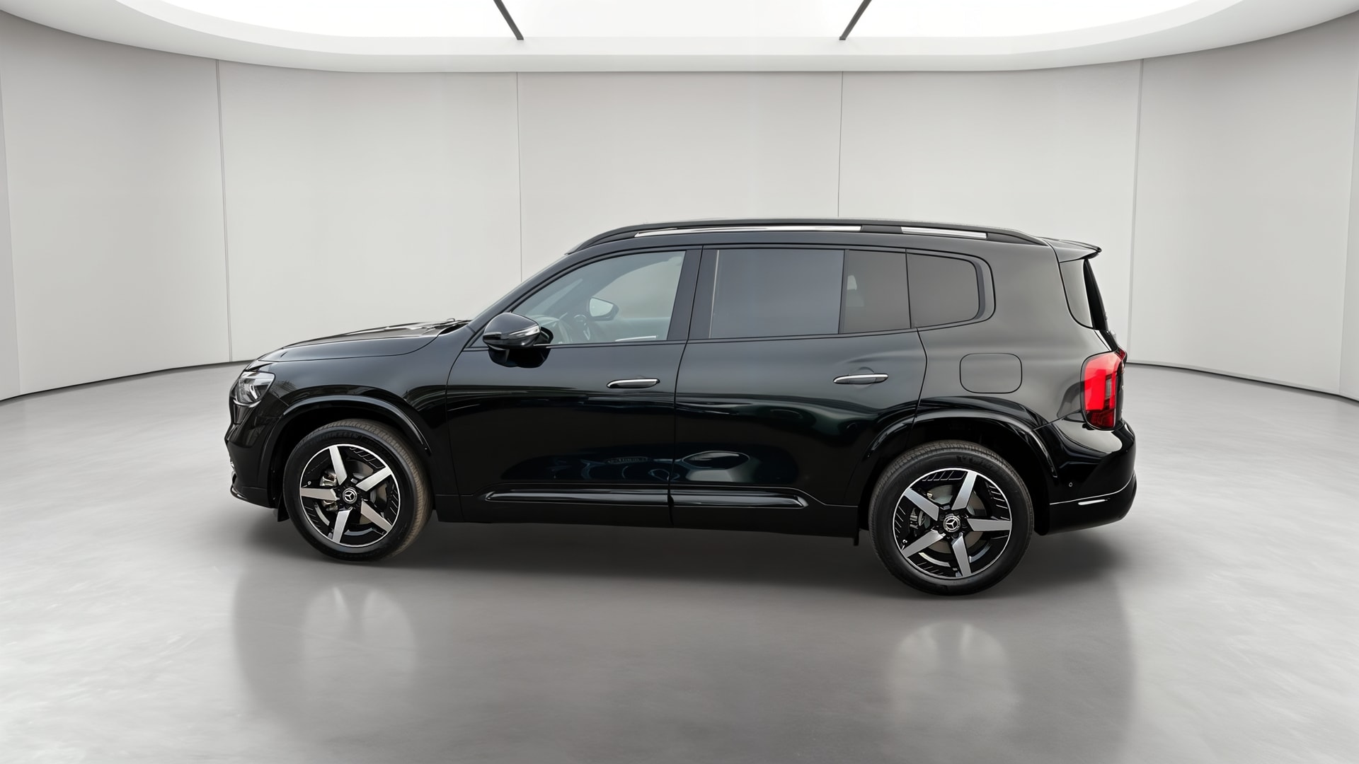 Mercedes-Benz GLB 200 AMG LINE — Profil droit