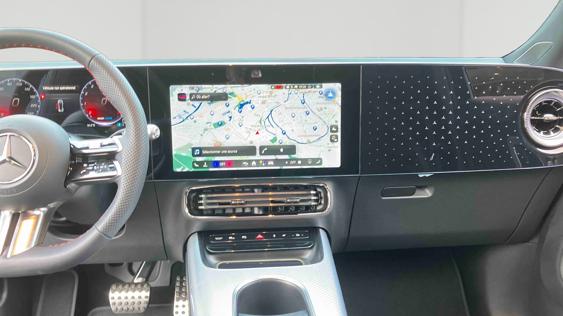 Mercedes-Benz GLB 200 AMG LINE — photo 16