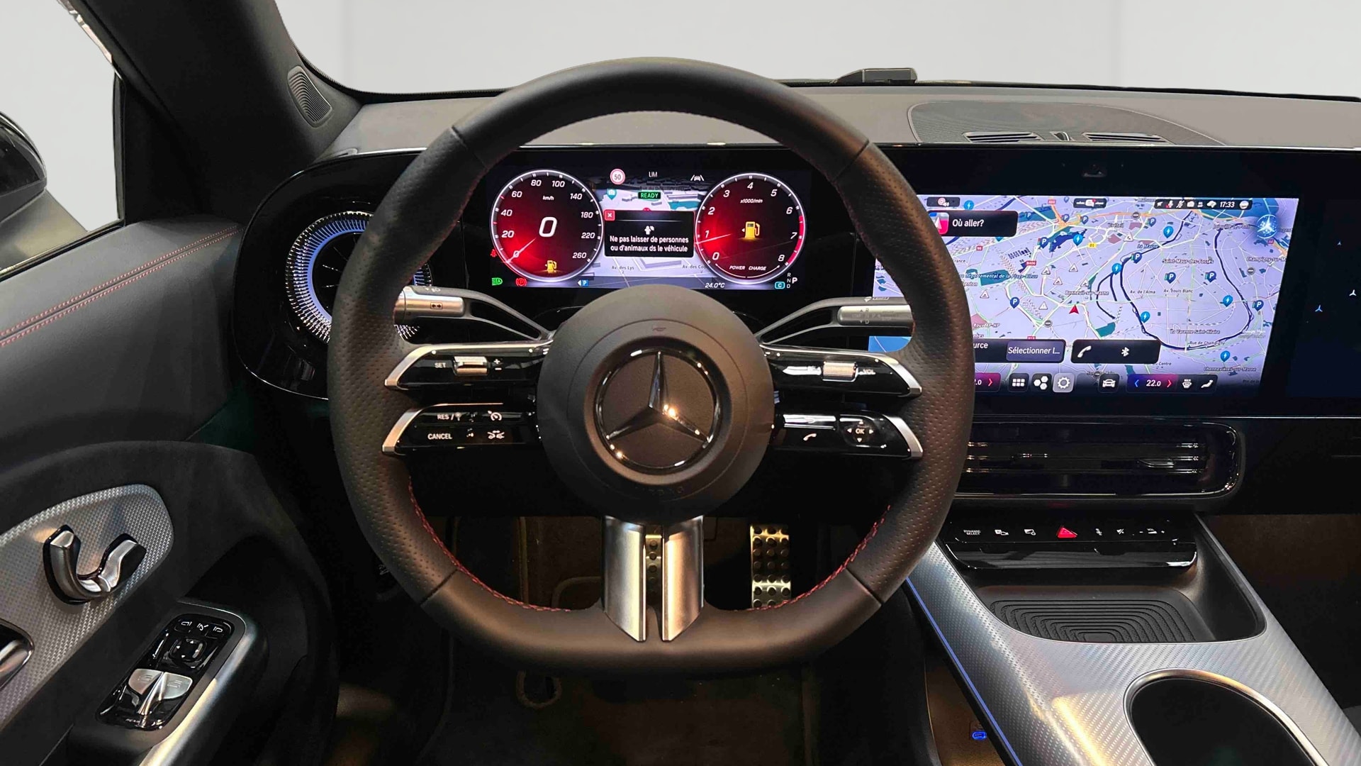 Mercedes-Benz CLA 200 8F-eDCT AMG Line — Poste de pilotage
