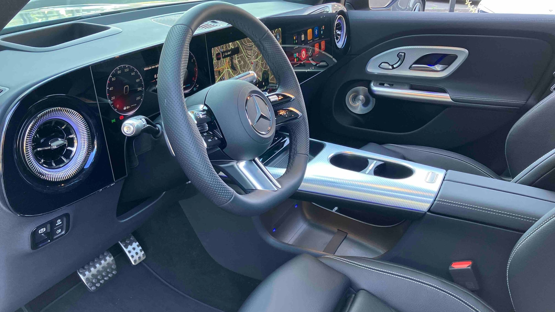 Mercedes-Benz GLB 220 AMG Line — photo 25