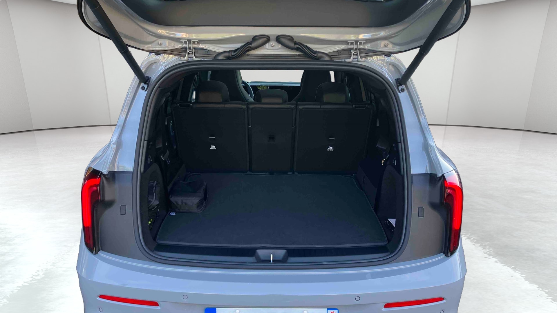 Mercedes-Benz GLB 220 AMG Line — Coffre
