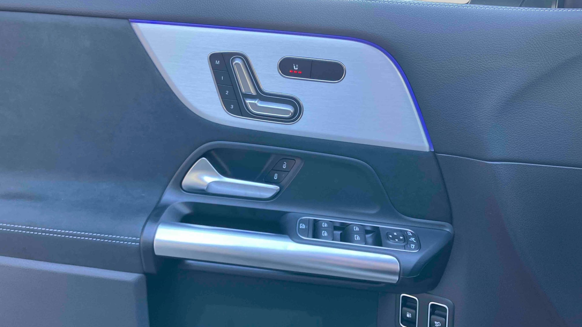 Mercedes-Benz GLA 250 e Hybrid EQ 8G-DCT Edition 140 — photo 18