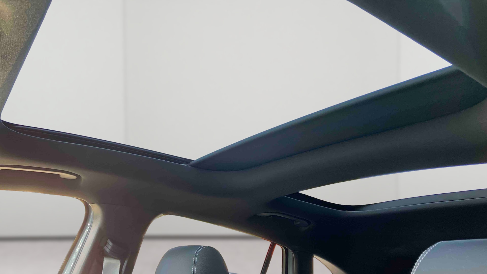 Mercedes-Benz GLA 250 e Hybrid EQ 8G-DCT Edition 140 — photo 23