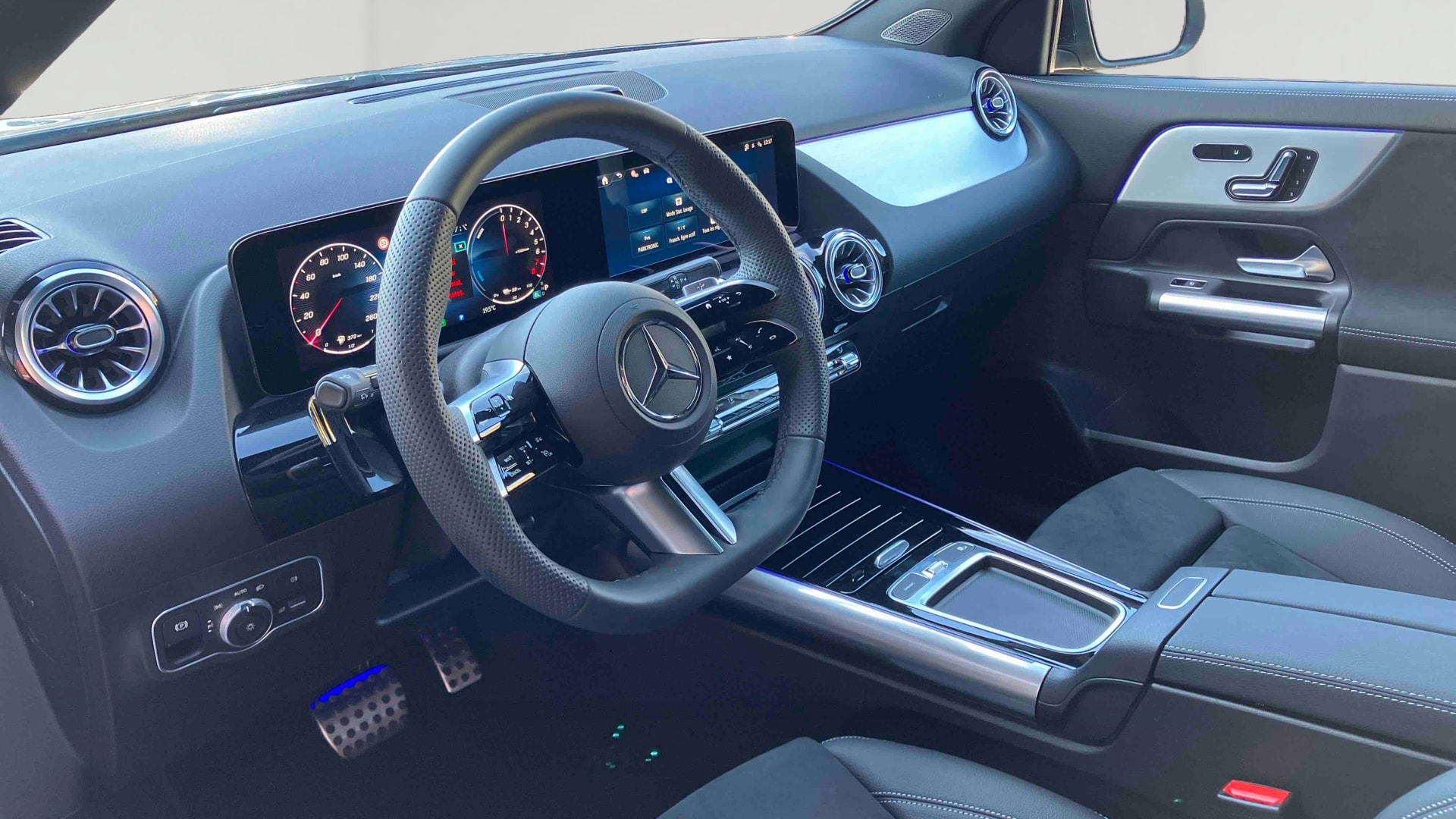 Mercedes-Benz GLA 250 e Hybrid EQ 8G-DCT Edition 140 — photo 22