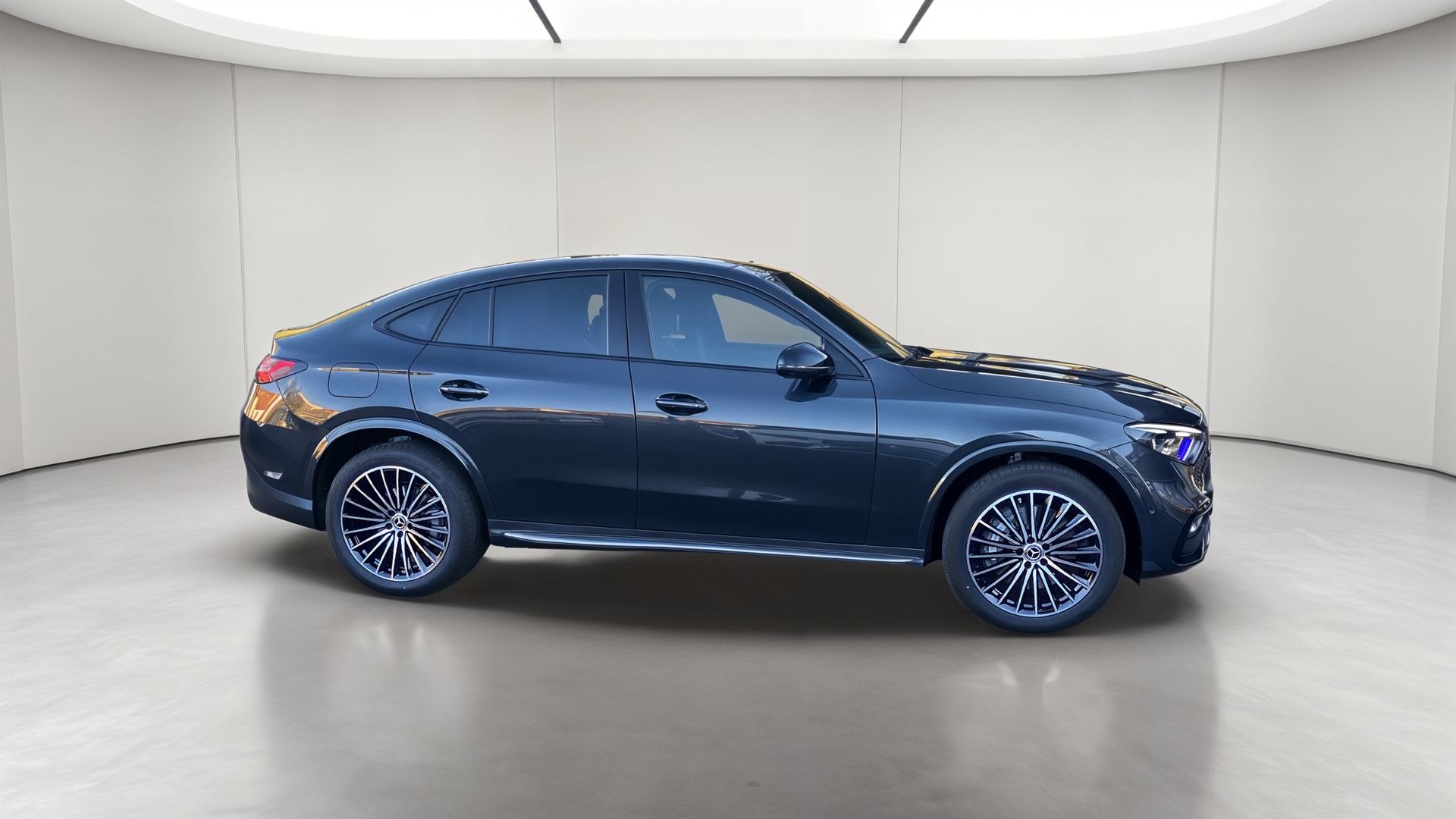 Mercedes-Benz GLC Coupe 220 d 4Matic AMG Line — Profil gauche