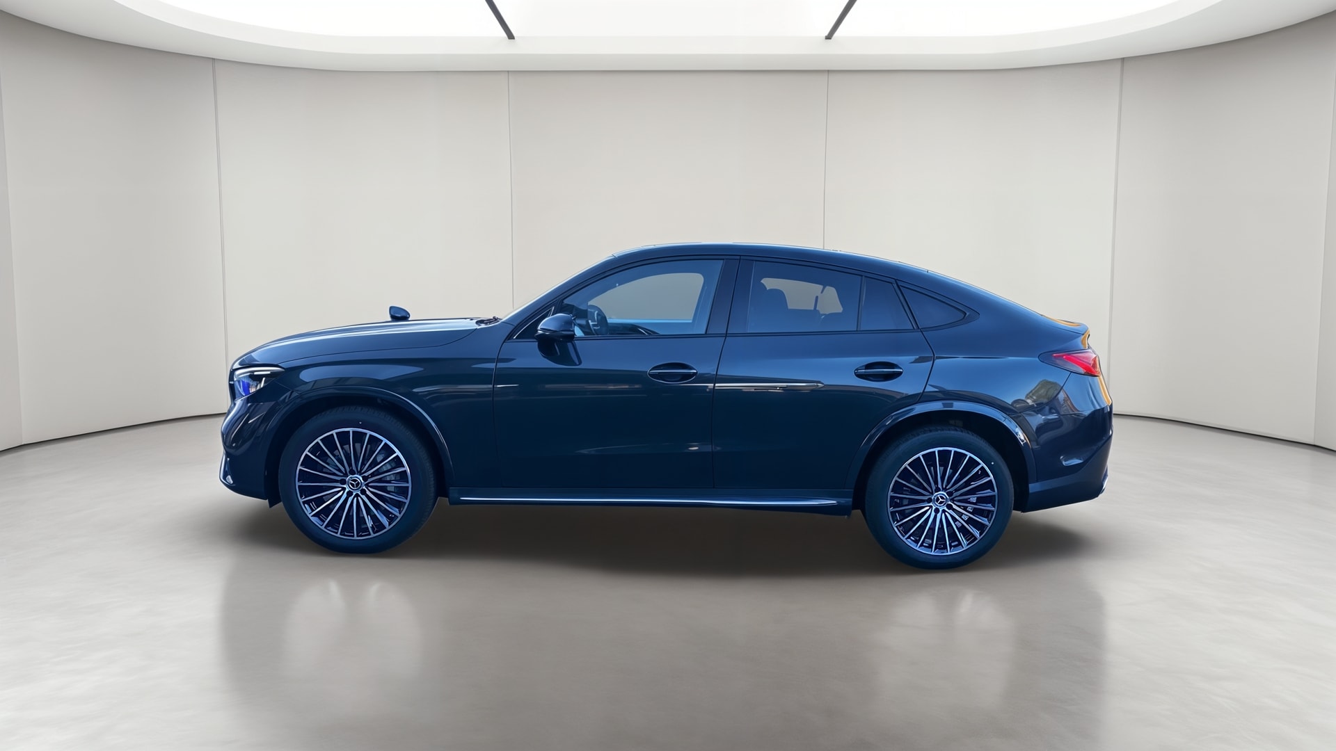Mercedes-Benz GLC Coupe 220 d 4Matic AMG Line — Profil droit
