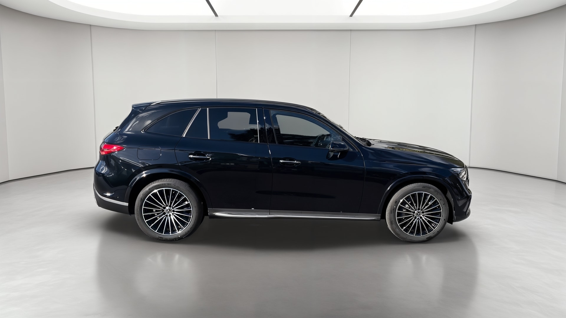Mercedes-Benz GLC 220 d 4Matic AMG Line — Profil droit