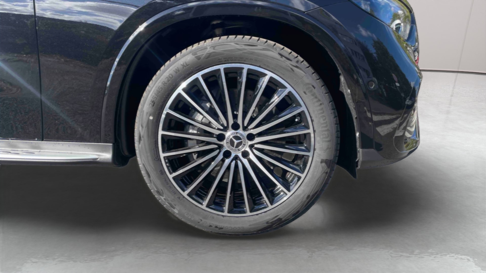 Mercedes-Benz GLC 220 d 4Matic AMG Line — Pneu avant gauche