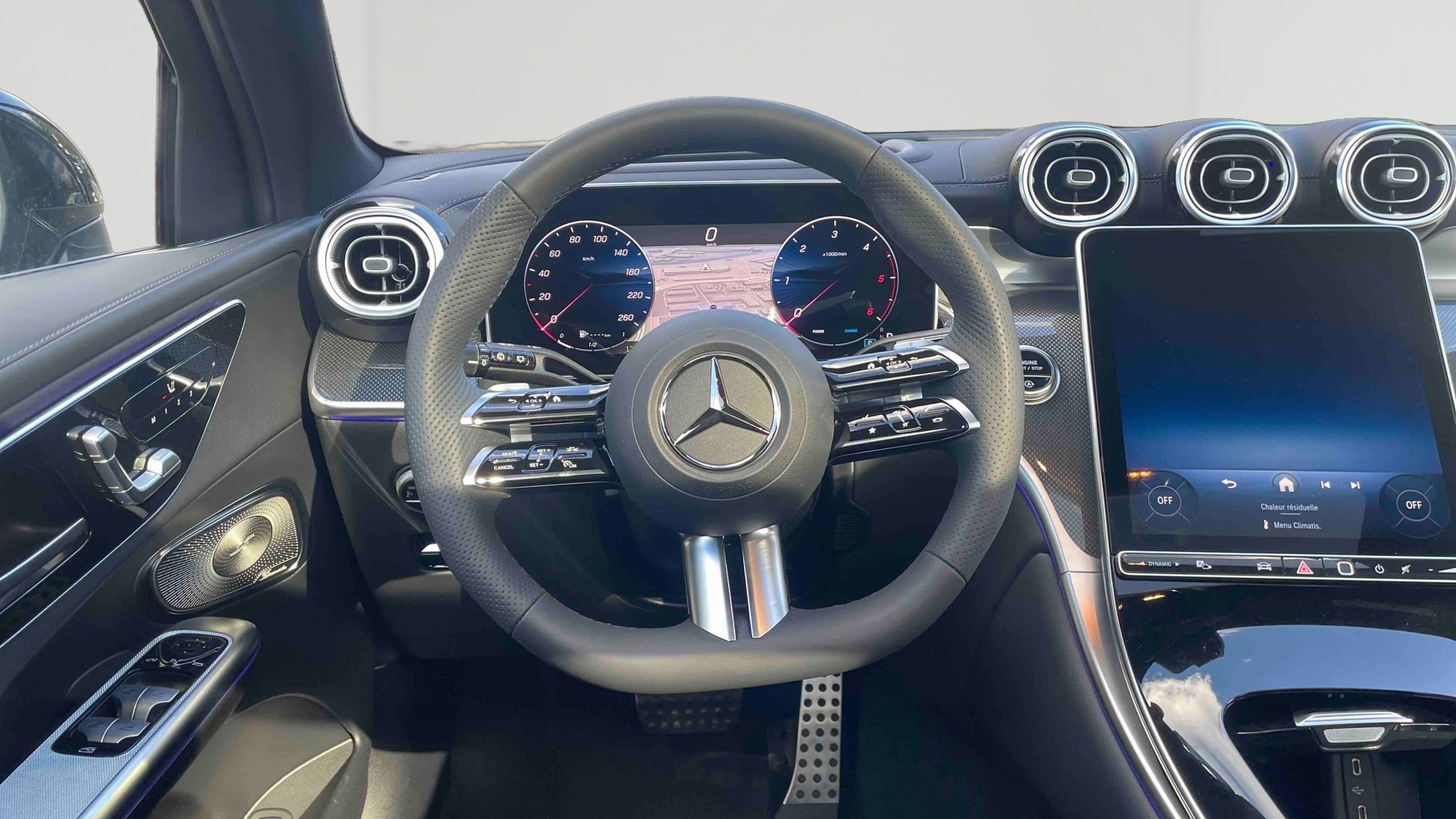 Mercedes-Benz GLC 220 d 4Matic AMG Line — Poste de pilotage