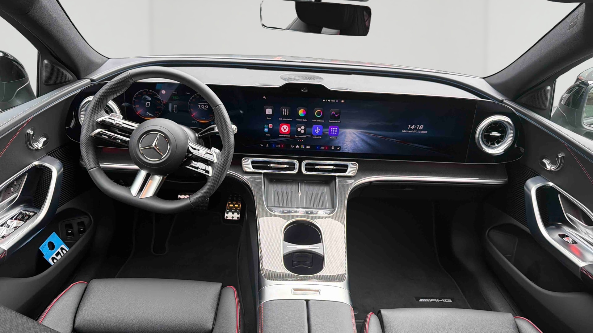 Mercedes-Benz Classe C 400 Electrique 4M AMG Line — Planche de bord