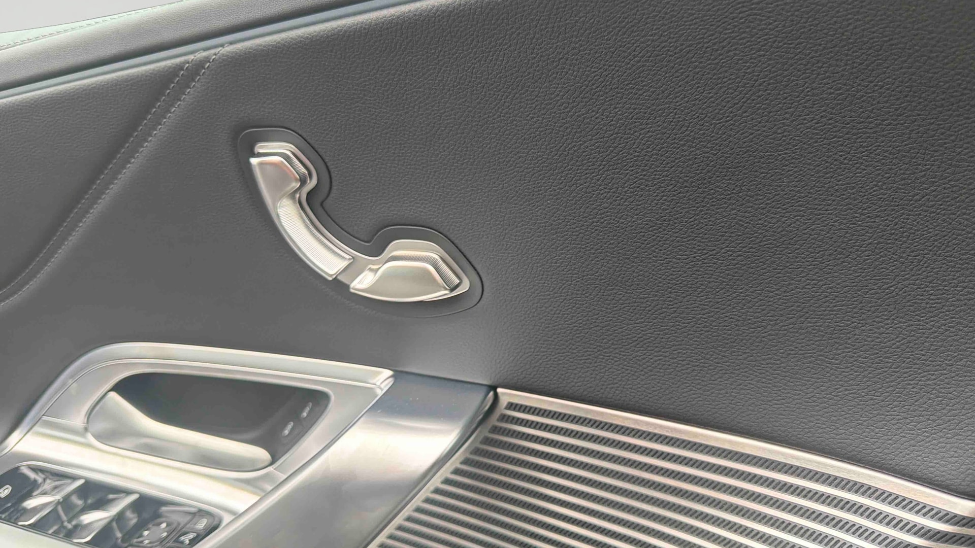 Mercedes-Benz GLC 250 EQ AMG Line — photo 17