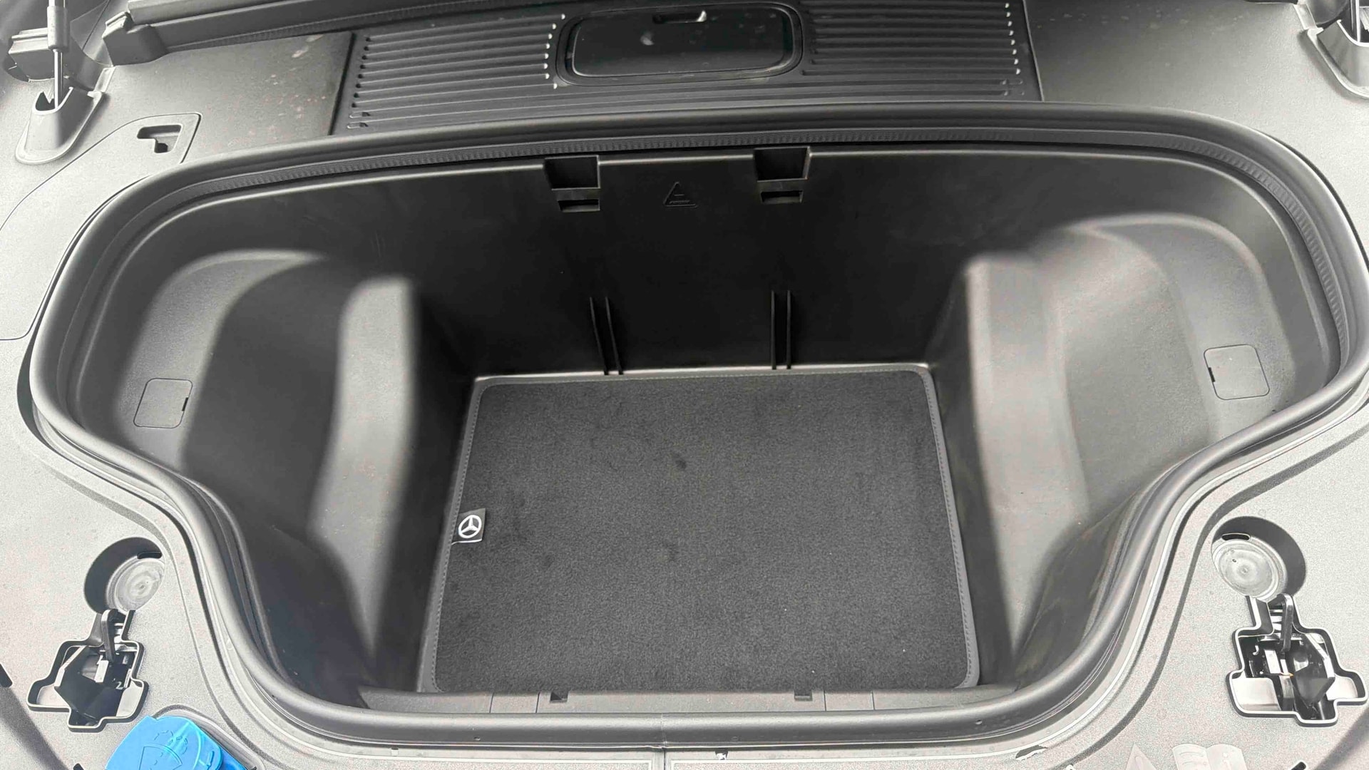 Mercedes-Benz GLC 250 EQ AMG Line — photo 24