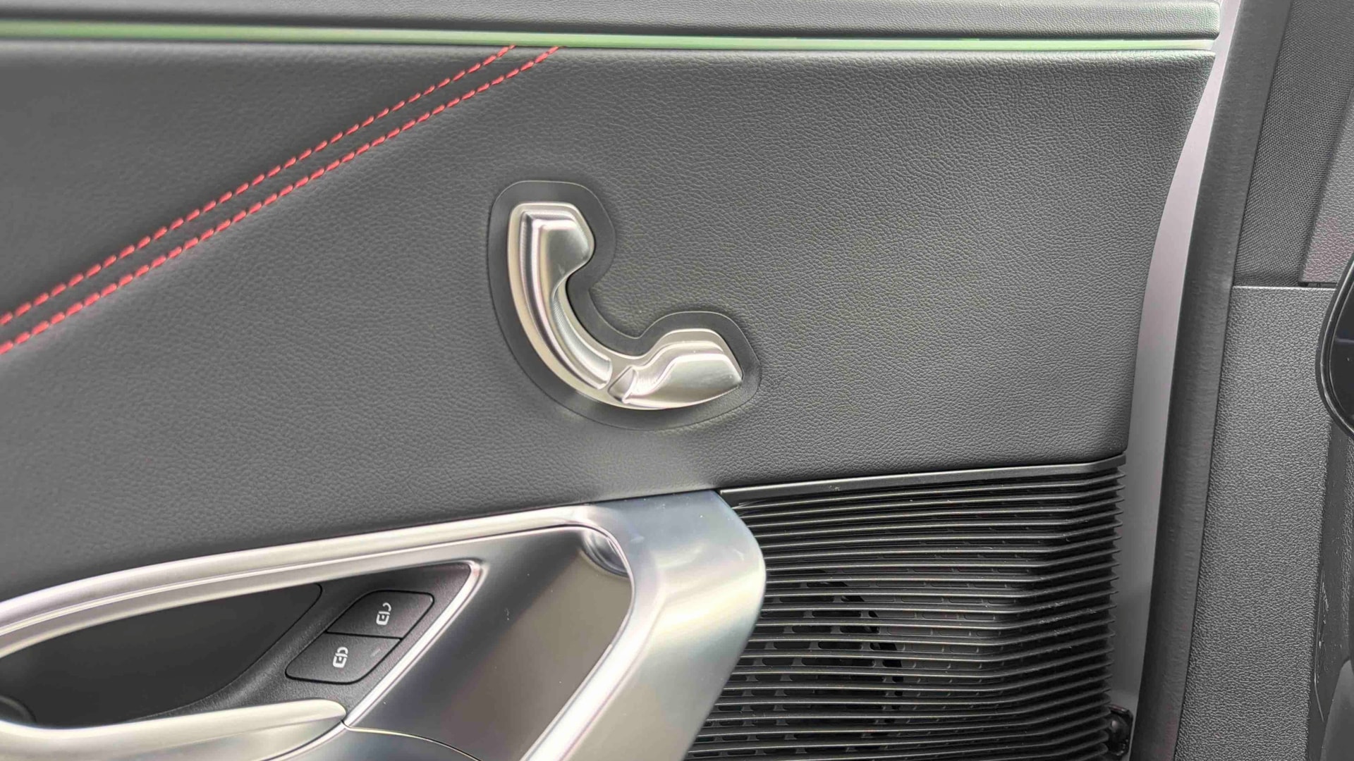 Mercedes-Benz Classe C 400 Electrique 4M AMG Line — photo 18