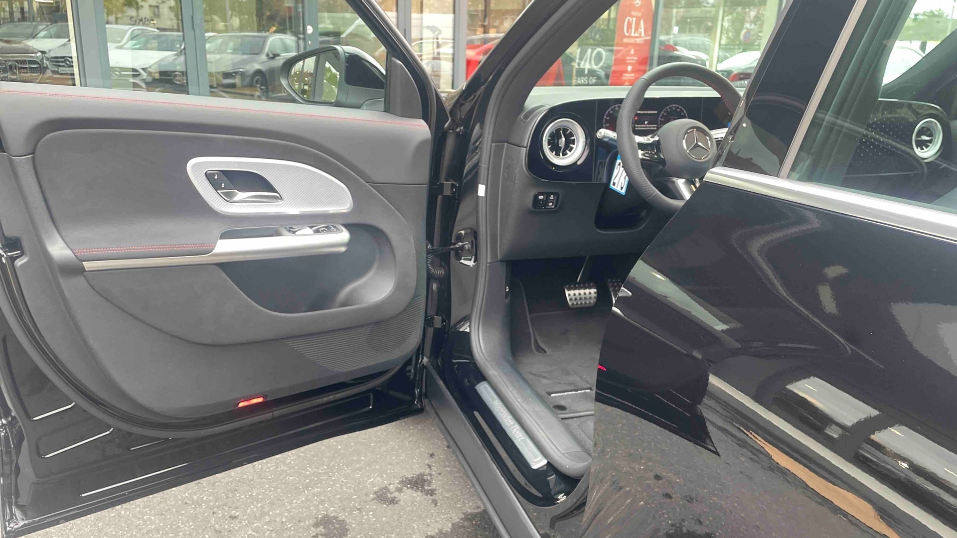 Mercedes-Benz GLB 200 electrique AMG Line — photo 24