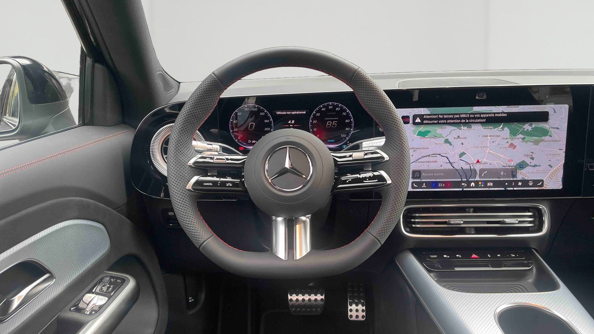 Mercedes-Benz GLB 200 electrique AMG Line — Poste de pilotage