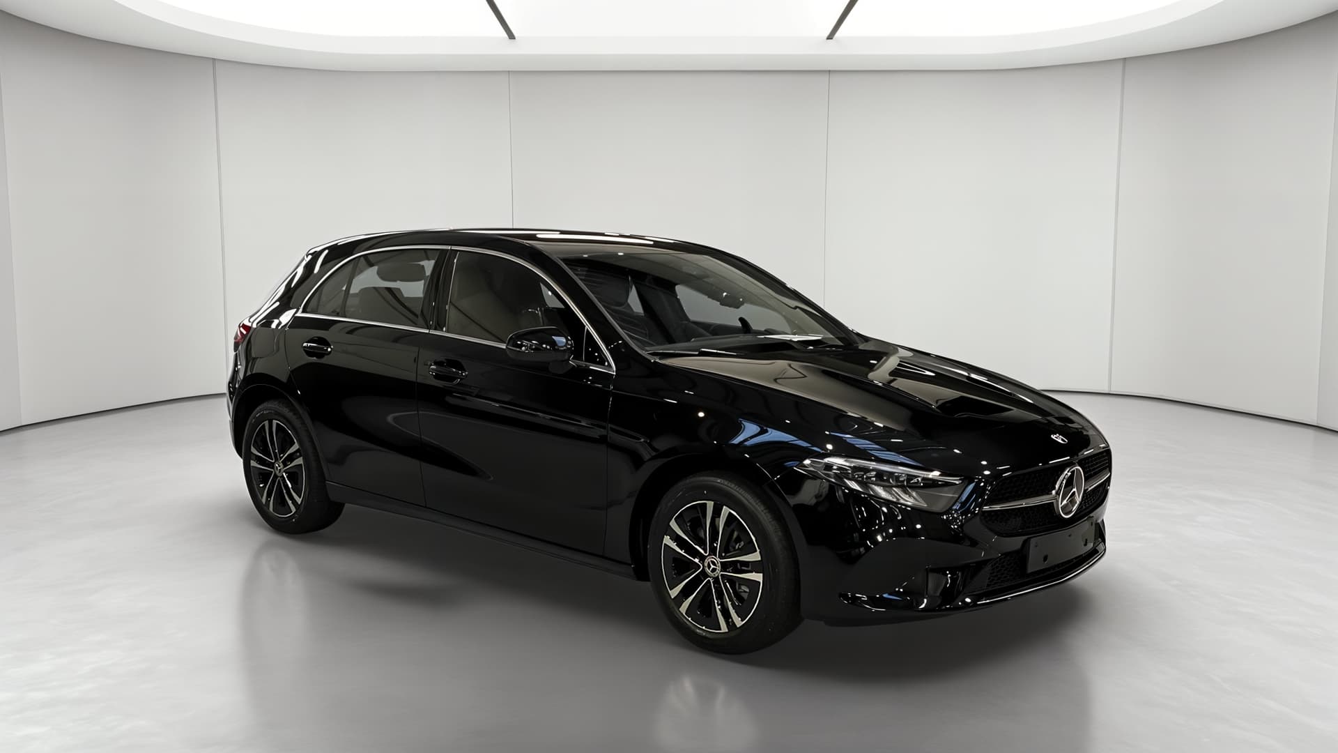 Mercedes-Benz Classe A 250 e 8G-DCT Business Line — 3/4 avant gauche