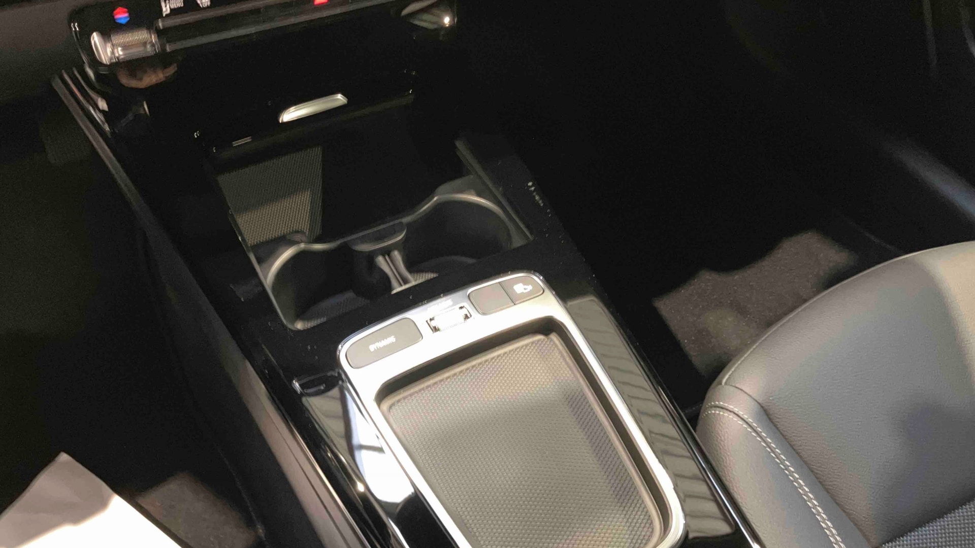 Mercedes-Benz Classe A 250 e 8G-DCT Business Line — photo 34