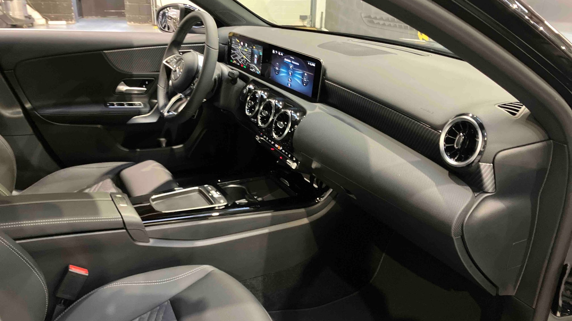 Mercedes-Benz Classe A 250 e 8G-DCT Business Line — photo 27