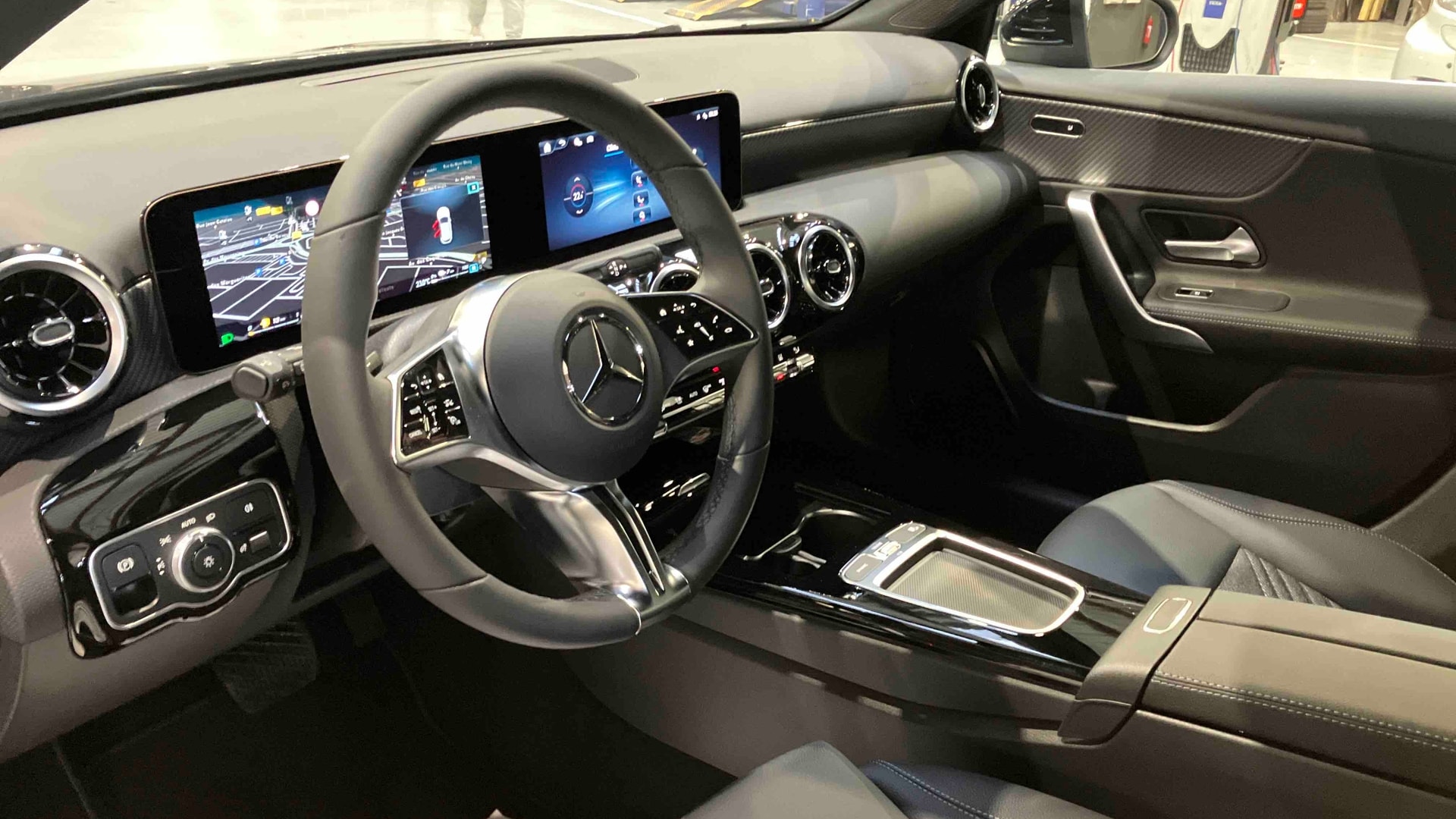 Mercedes-Benz Classe A 250 e 8G-DCT Business Line — photo 26