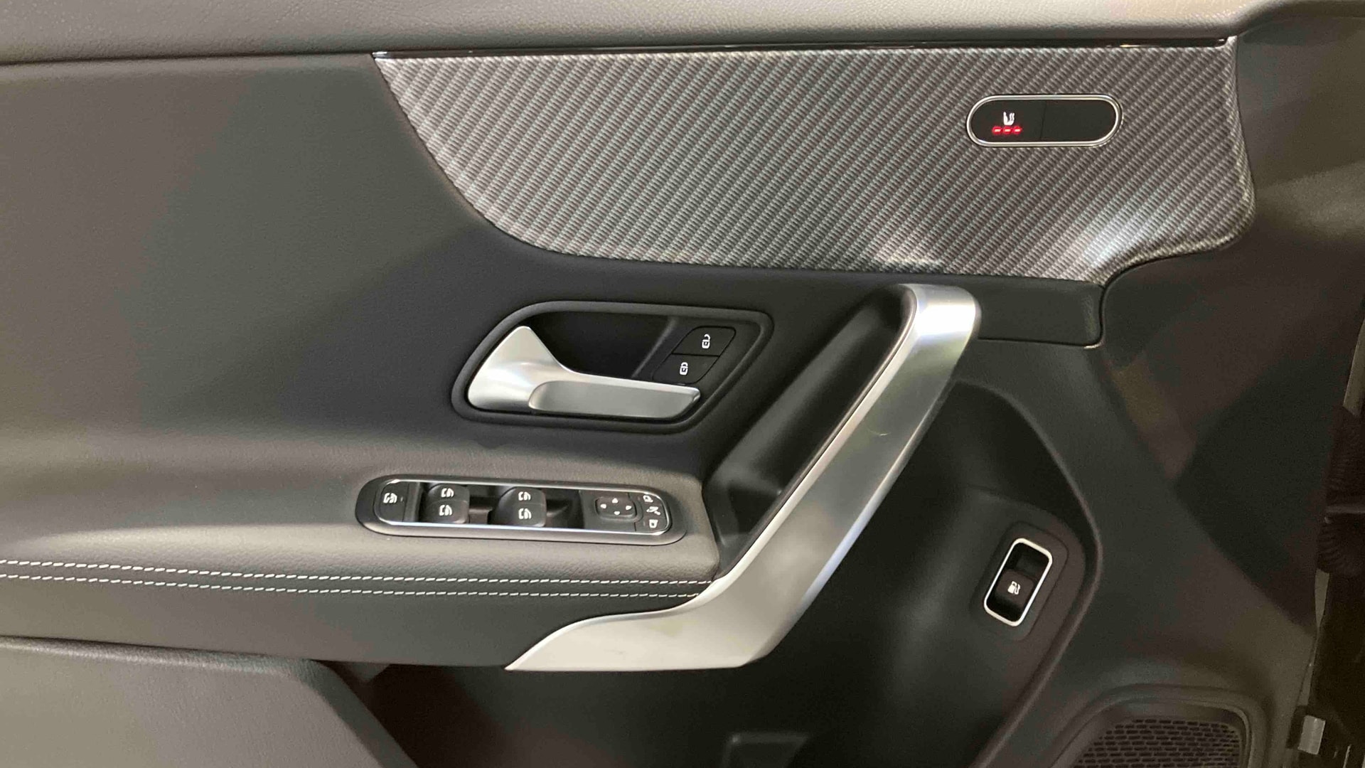 Mercedes-Benz Classe A 250 e 8G-DCT Business Line — photo 24