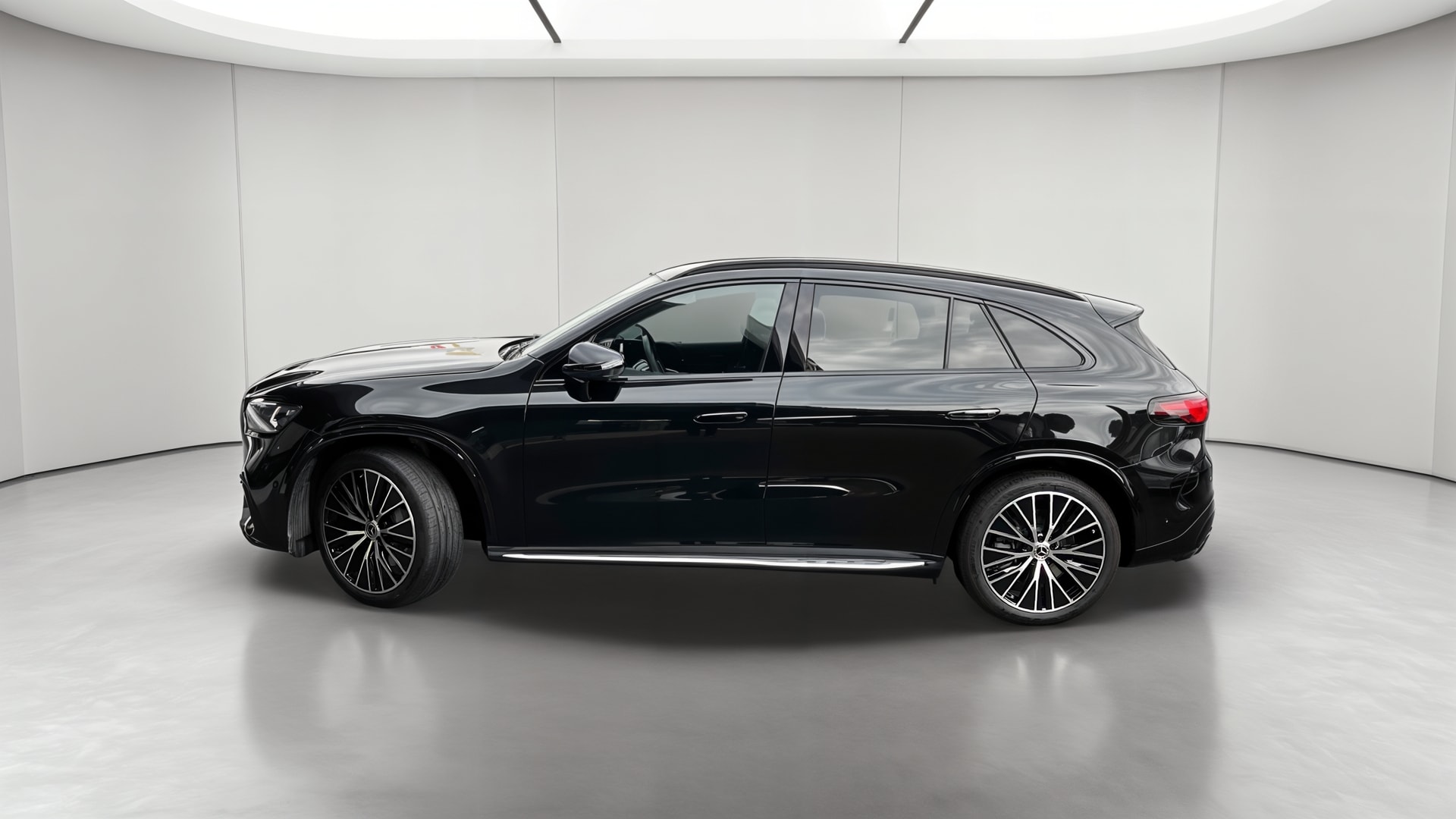 Mercedes-Benz GLC 400 EQ 4M AMG Line — Profil gauche