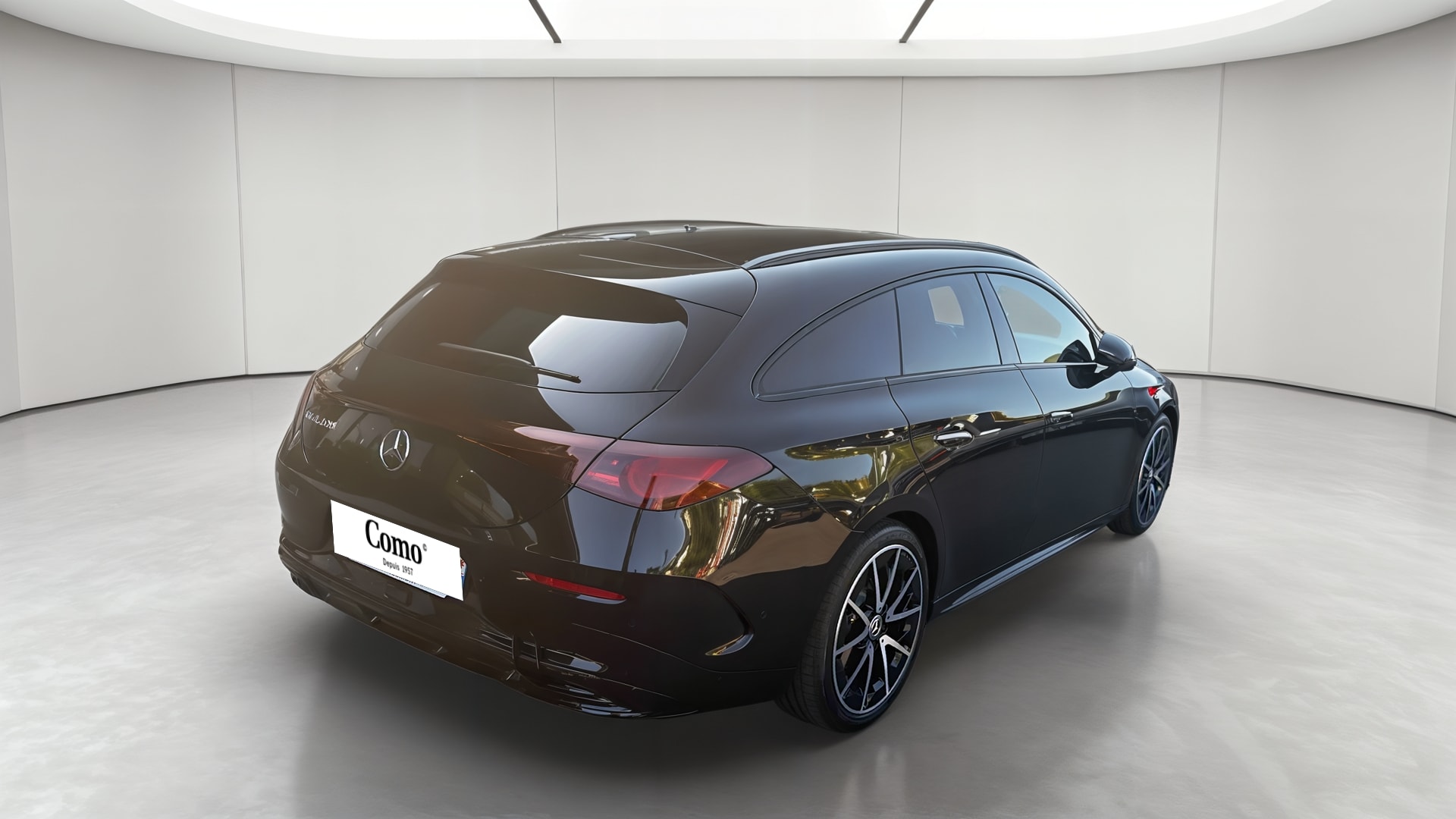 Mercedes-Benz CLA Shooting Brake 200 AMG Line — 3/4 arrière droit