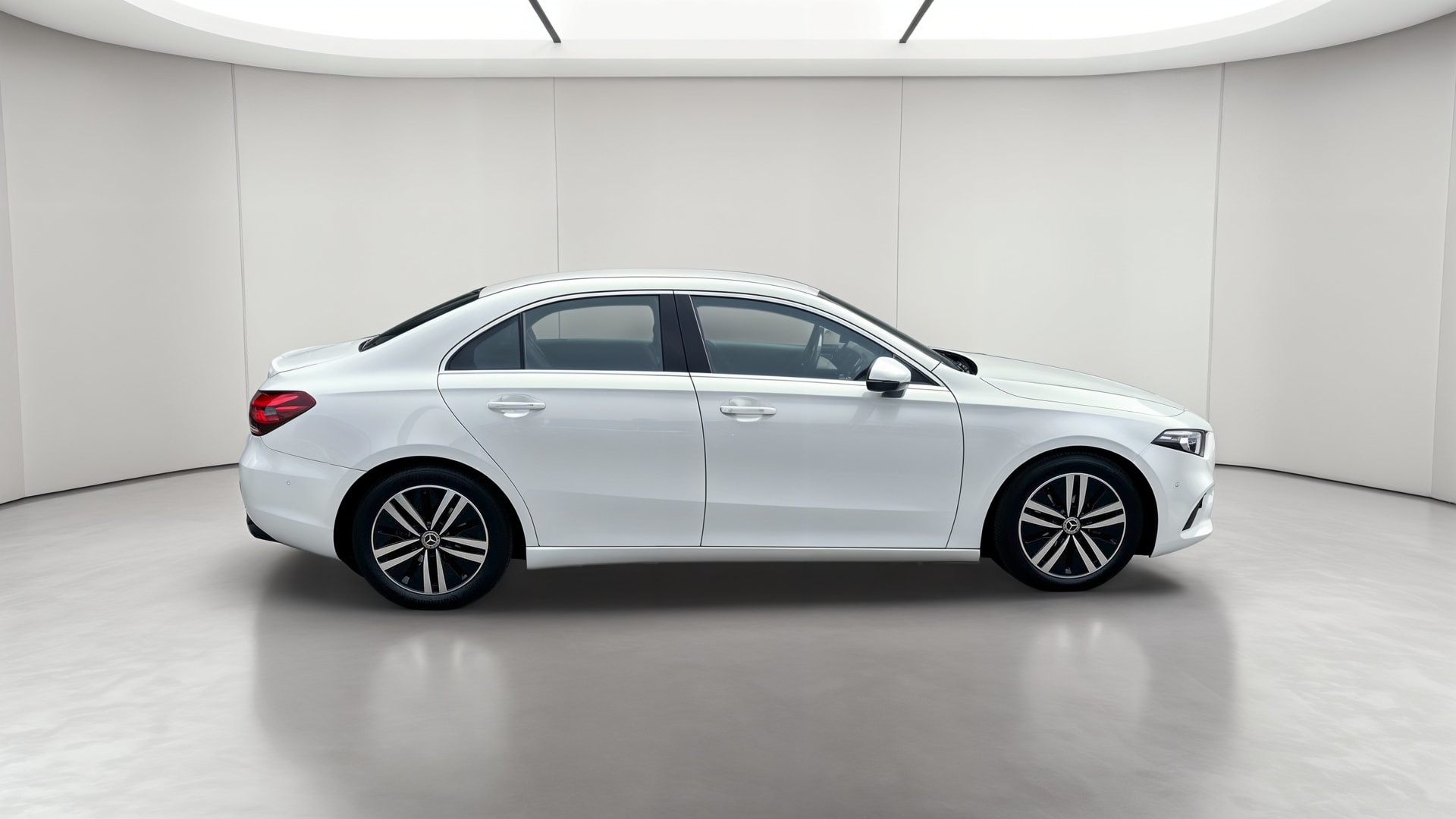Mercedes-Benz Classe A 180 BM6 Progressive Line — Profil droit