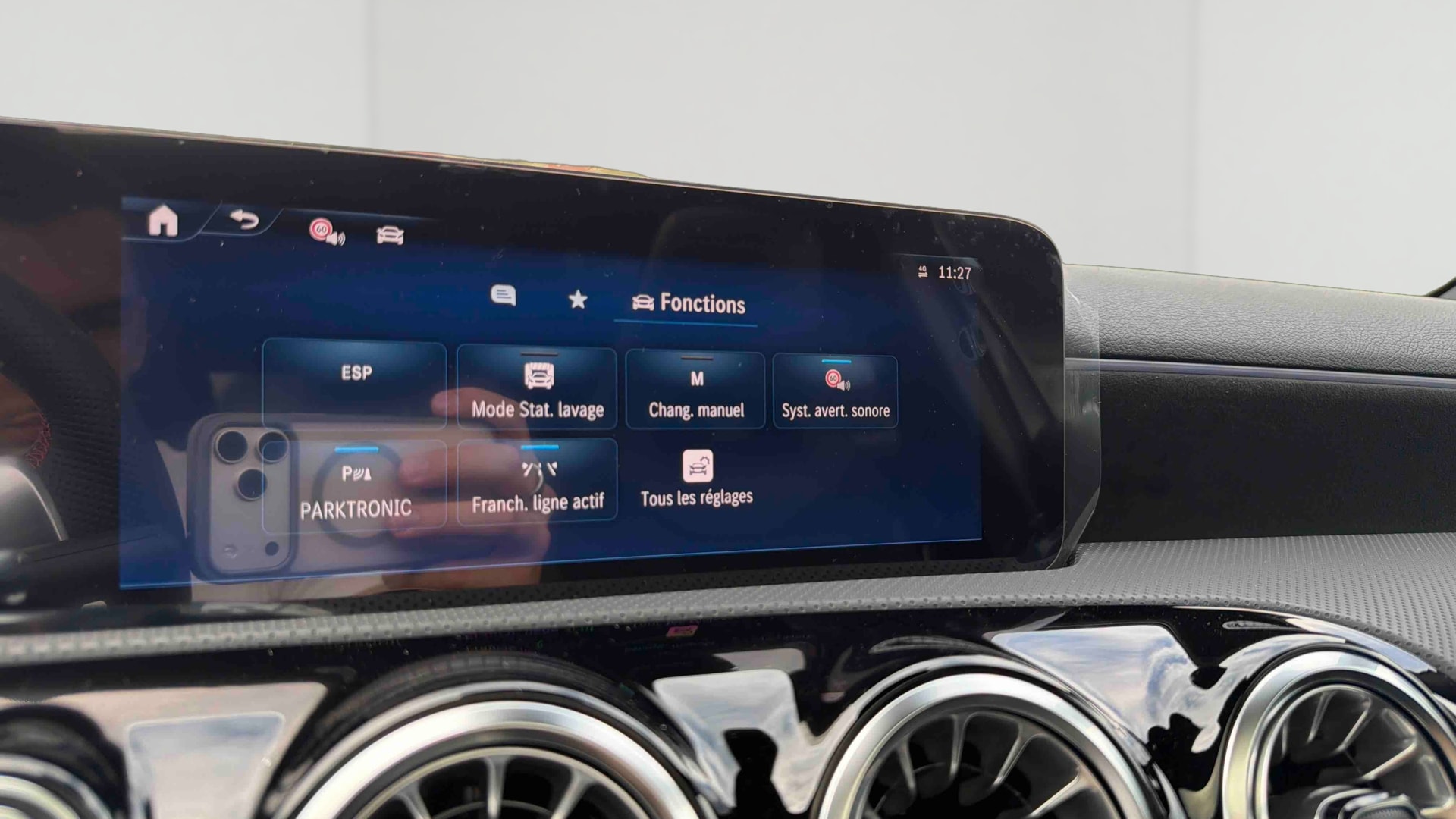 Mercedes-Benz Classe A 250 e Hybrid EQ AMG Line — photo 17