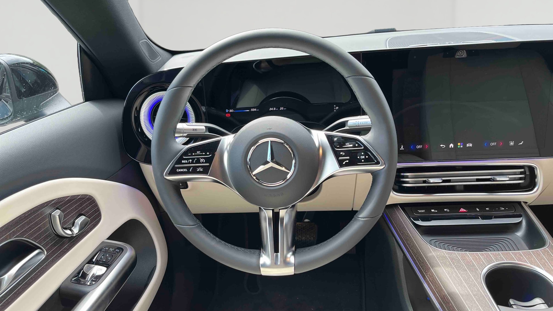 Mercedes-Benz CLA 250+ avec technologie EQ Business Edition — Poste de pilotage