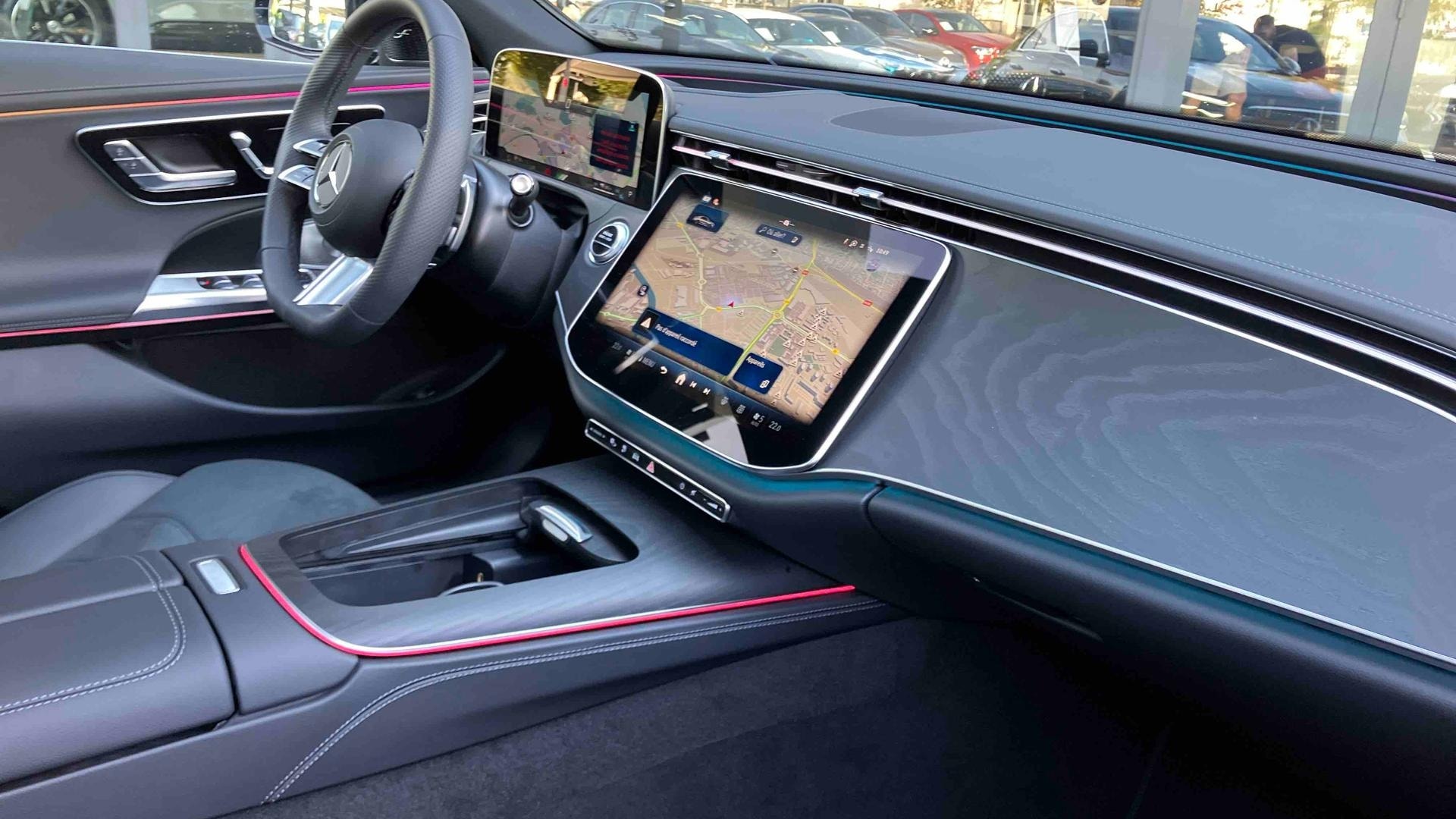Mercedes-Benz Classe E 300 e Hybrid EQ 9G-Tronic AMG Line — photo 31