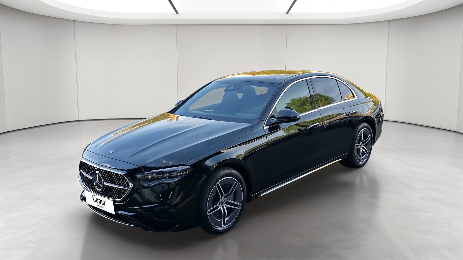 Mercedes-Benz Classe E 300 e Hybrid EQ 9G-Tronic AMG Line — 3/4 avant gauche