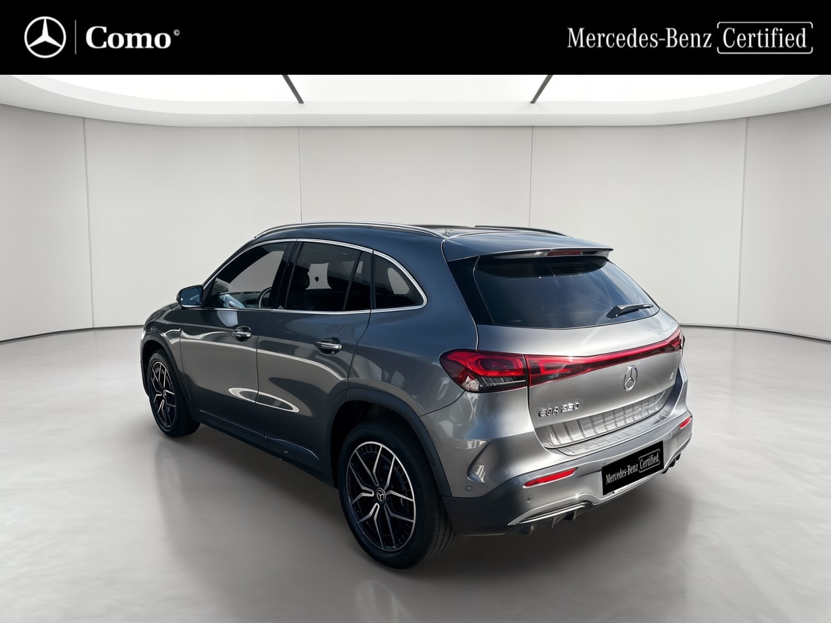 Mercedes-Benz EQA 250 AMG Line — 3/4 arrière gauche