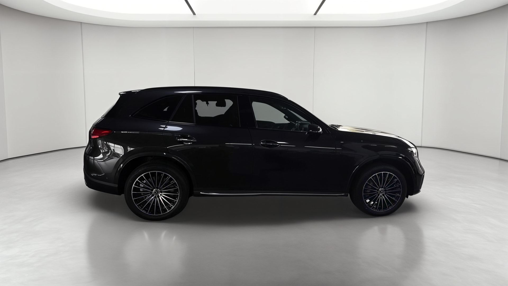 Mercedes-Benz GLC 300 e Hybrid EQ 4Matic AMG Line + — Profil droit