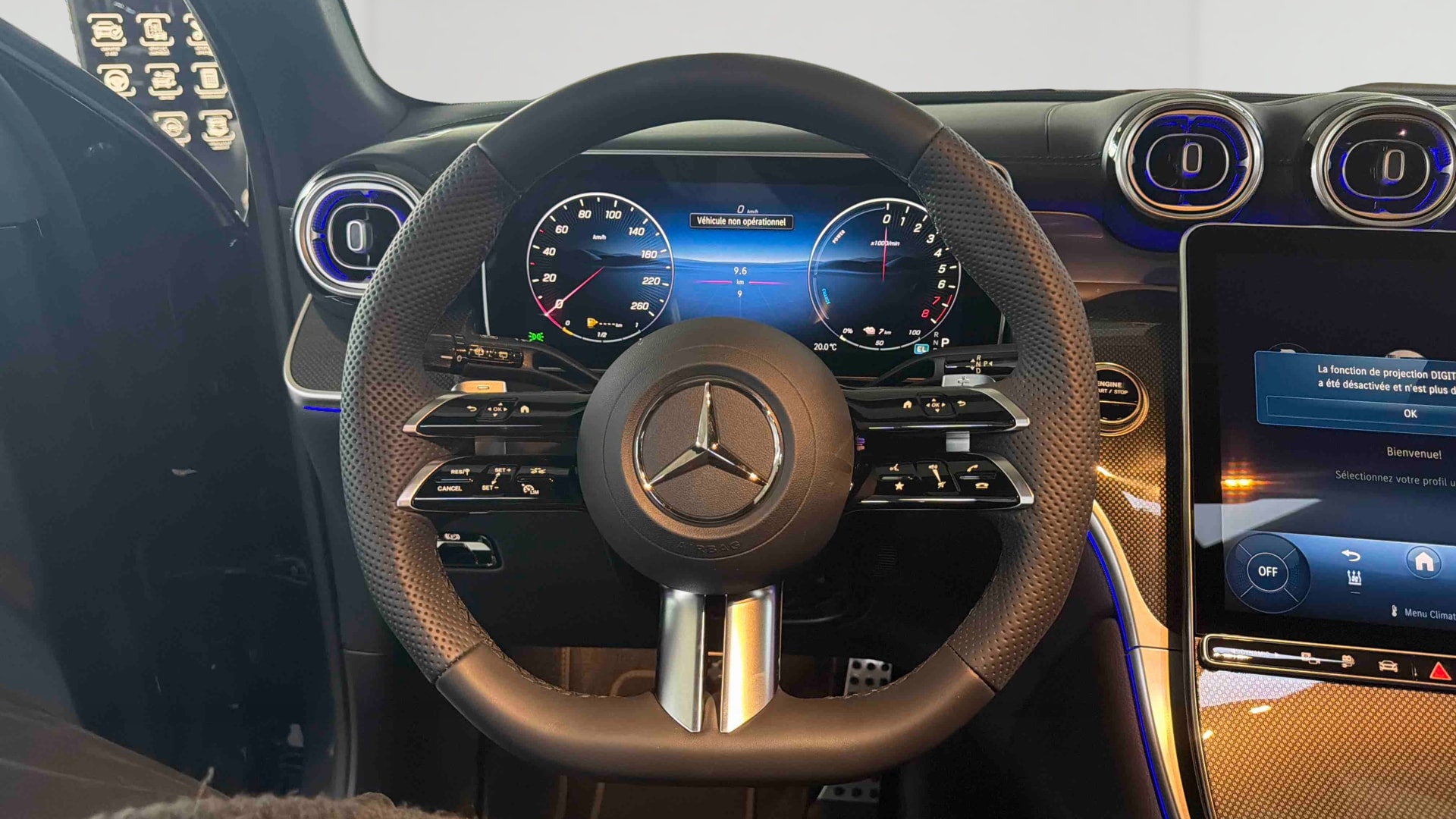 Mercedes-Benz GLC 300 e Hybrid EQ 4Matic AMG Line + — Poste de pilotage