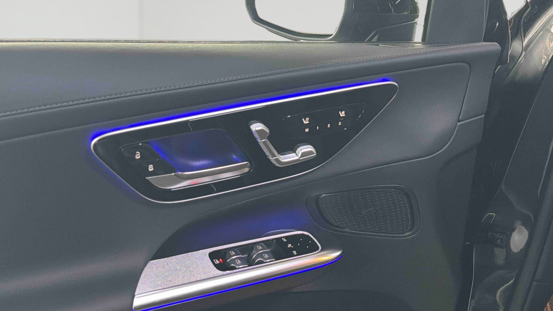 Mercedes-Benz GLC 300 e Hybrid EQ 4Matic AMG Line + — photo 18