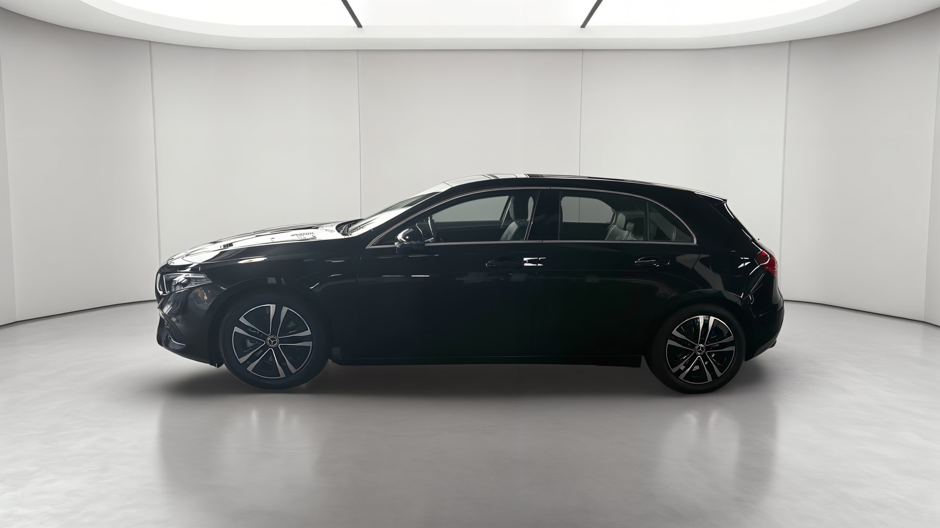 Mercedes-Benz Classe A 180 Progressive Line — Profil gauche
