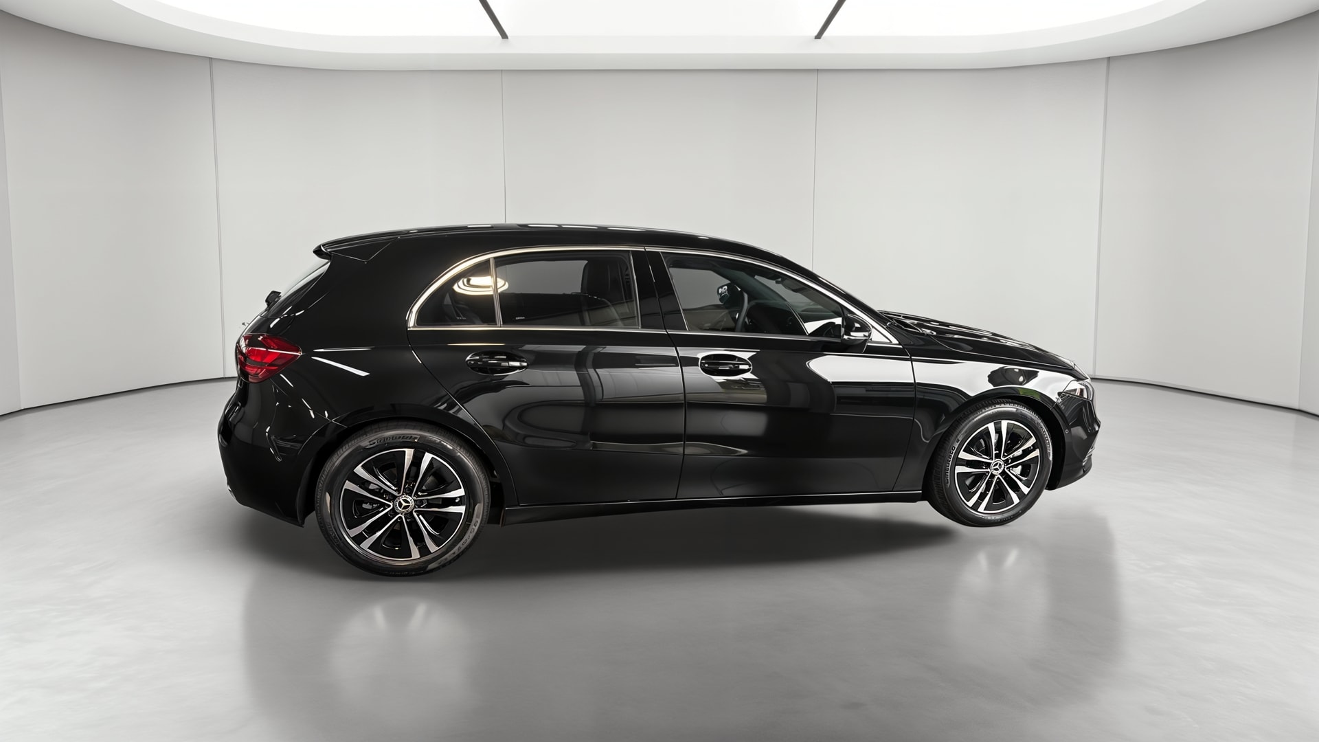 Mercedes-Benz Classe A 180 Progressive Line — Profil droit